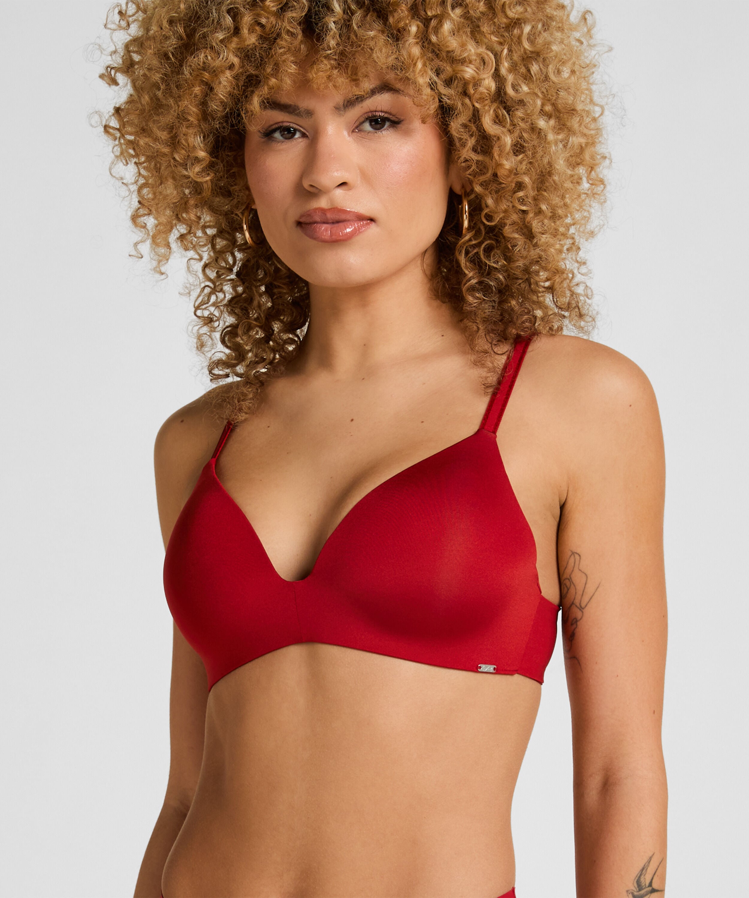 Voorgevormde bh zonder beugel Mona, Rood Voorgevormde bh zonder beugel Mona, Rood