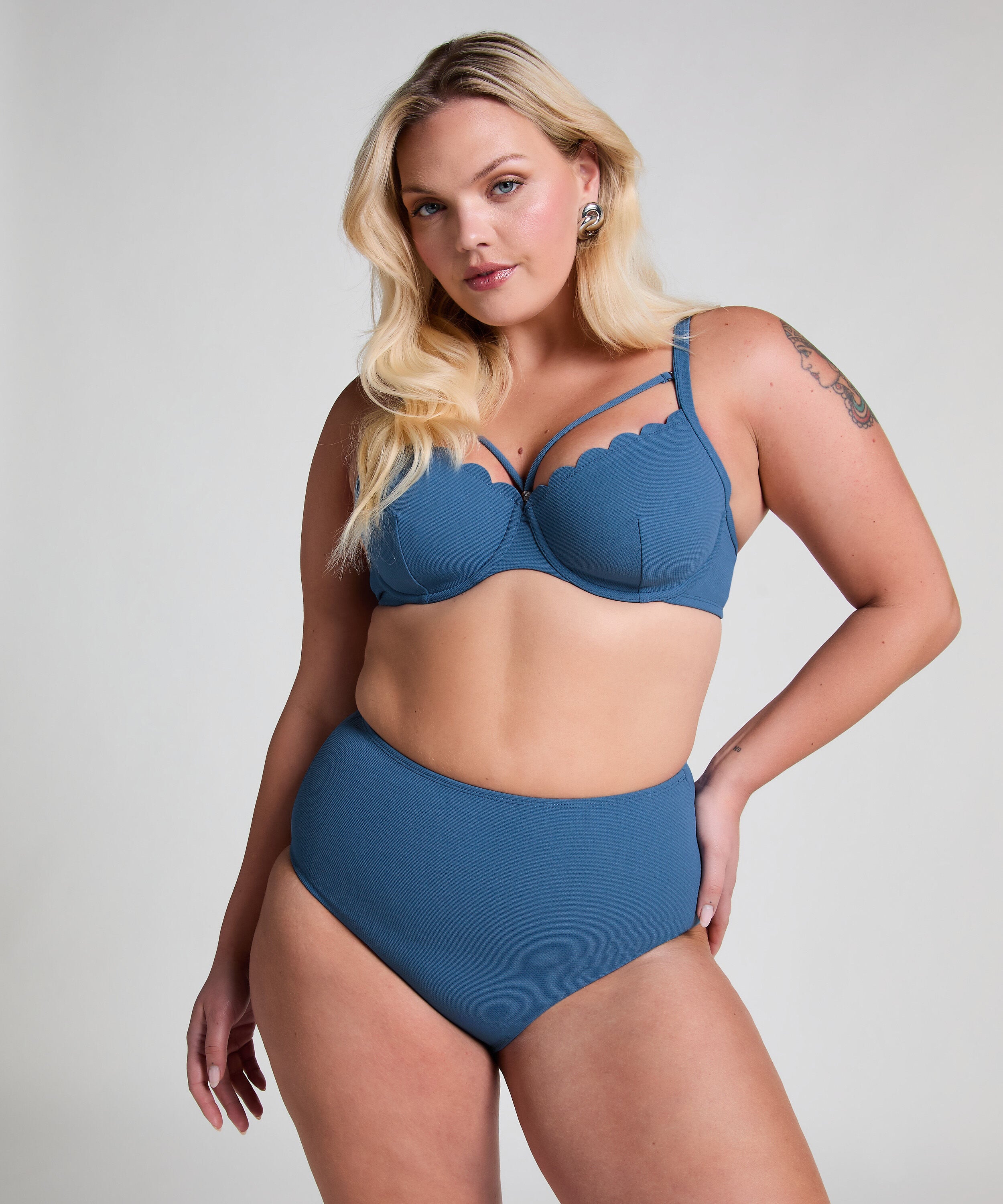 Voorgevormde beugel bikinitop Scallop