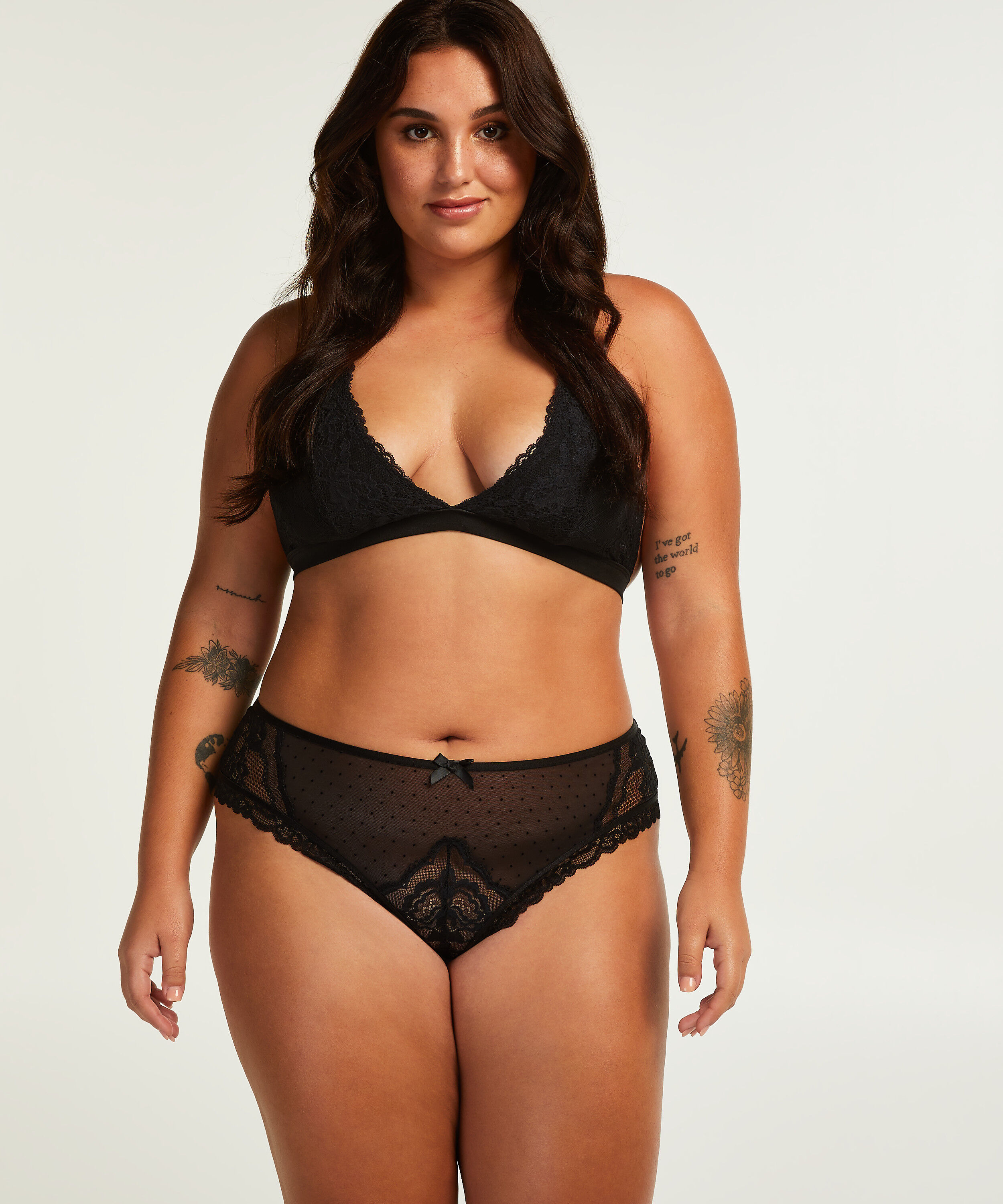 Brazilian Indiana Curvy, Zwart