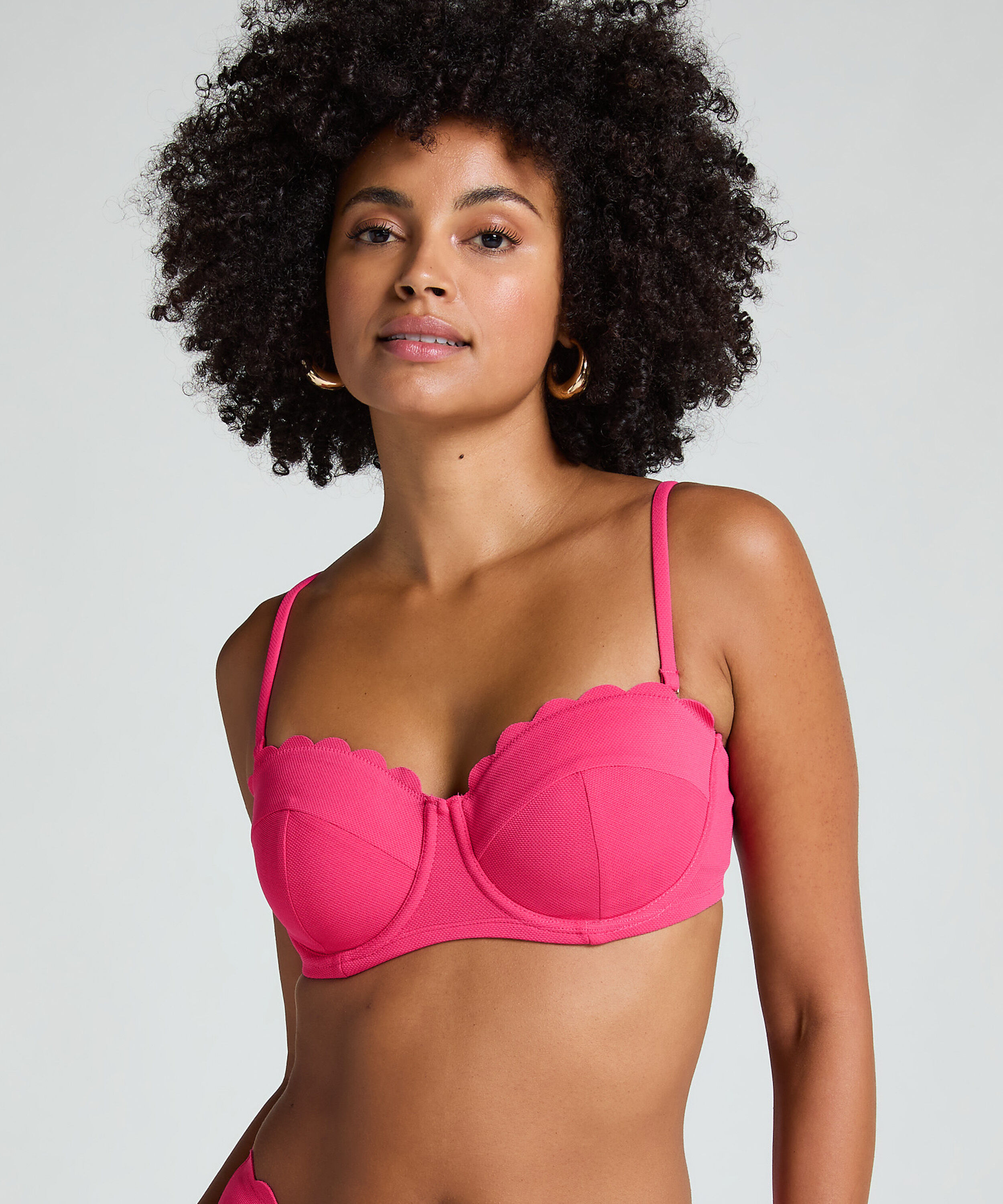 Voorgevormde beugel bikinitop Scallop Cup E +