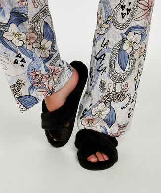 Cross Straps Indoor Sandal, Zwart