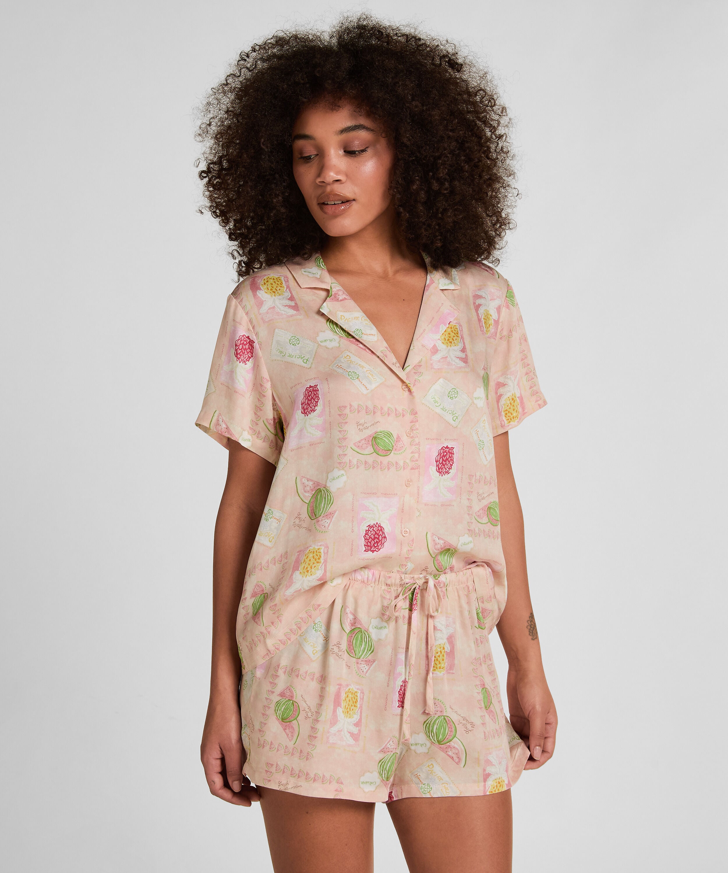 Short Satin