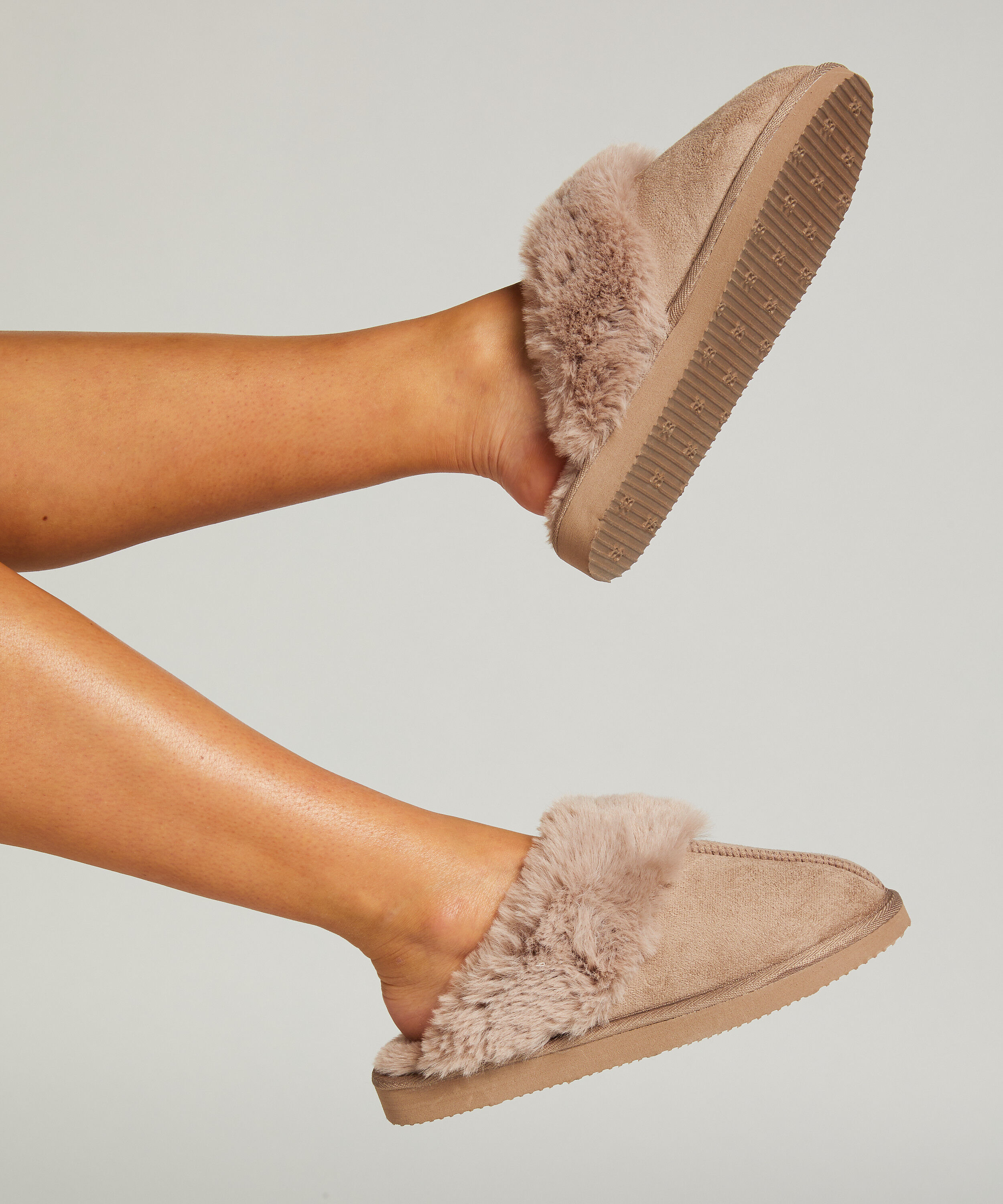Teddy slippers, Bruin