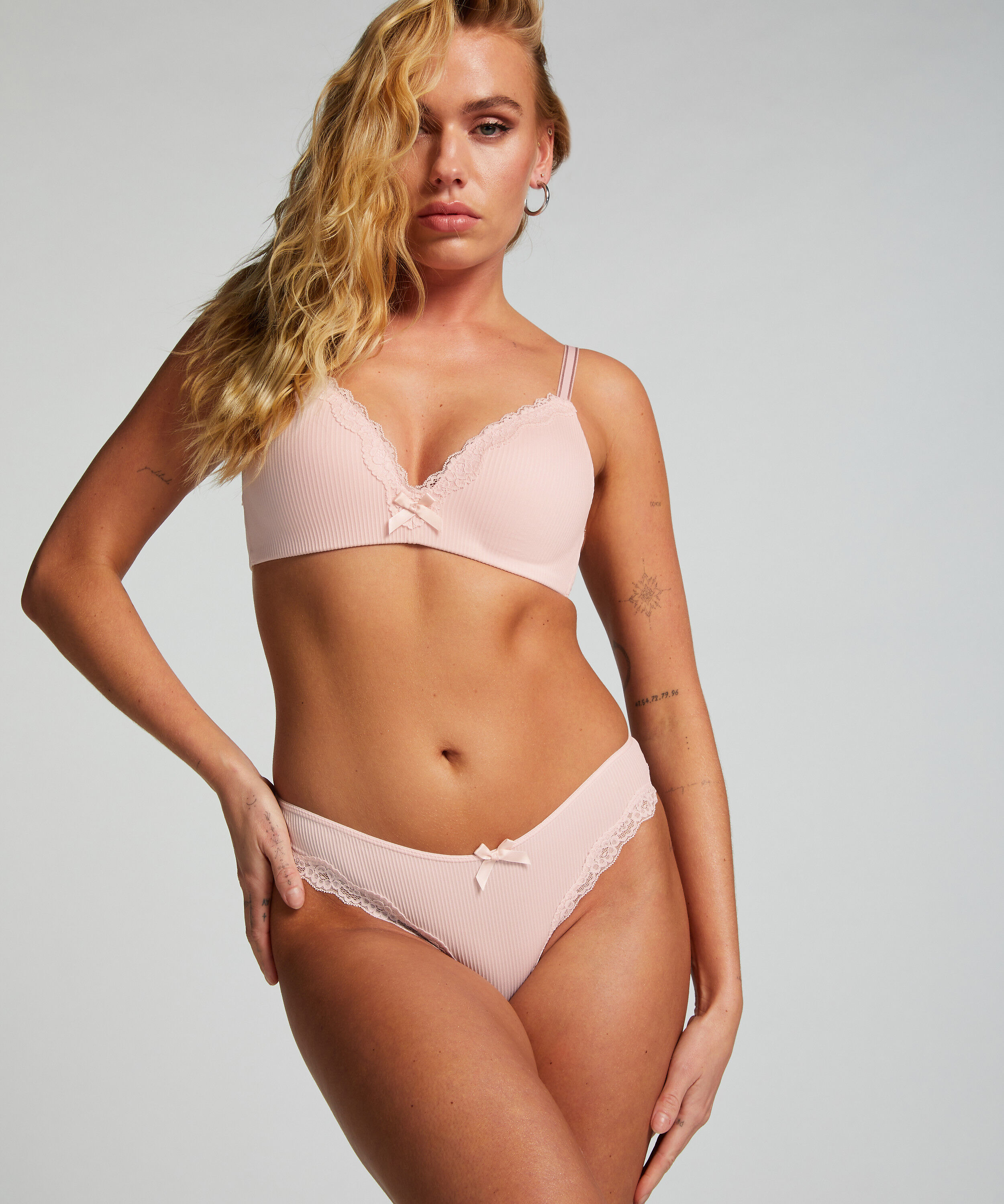 Voorgevormde bh zonder beugel Lola, Roze