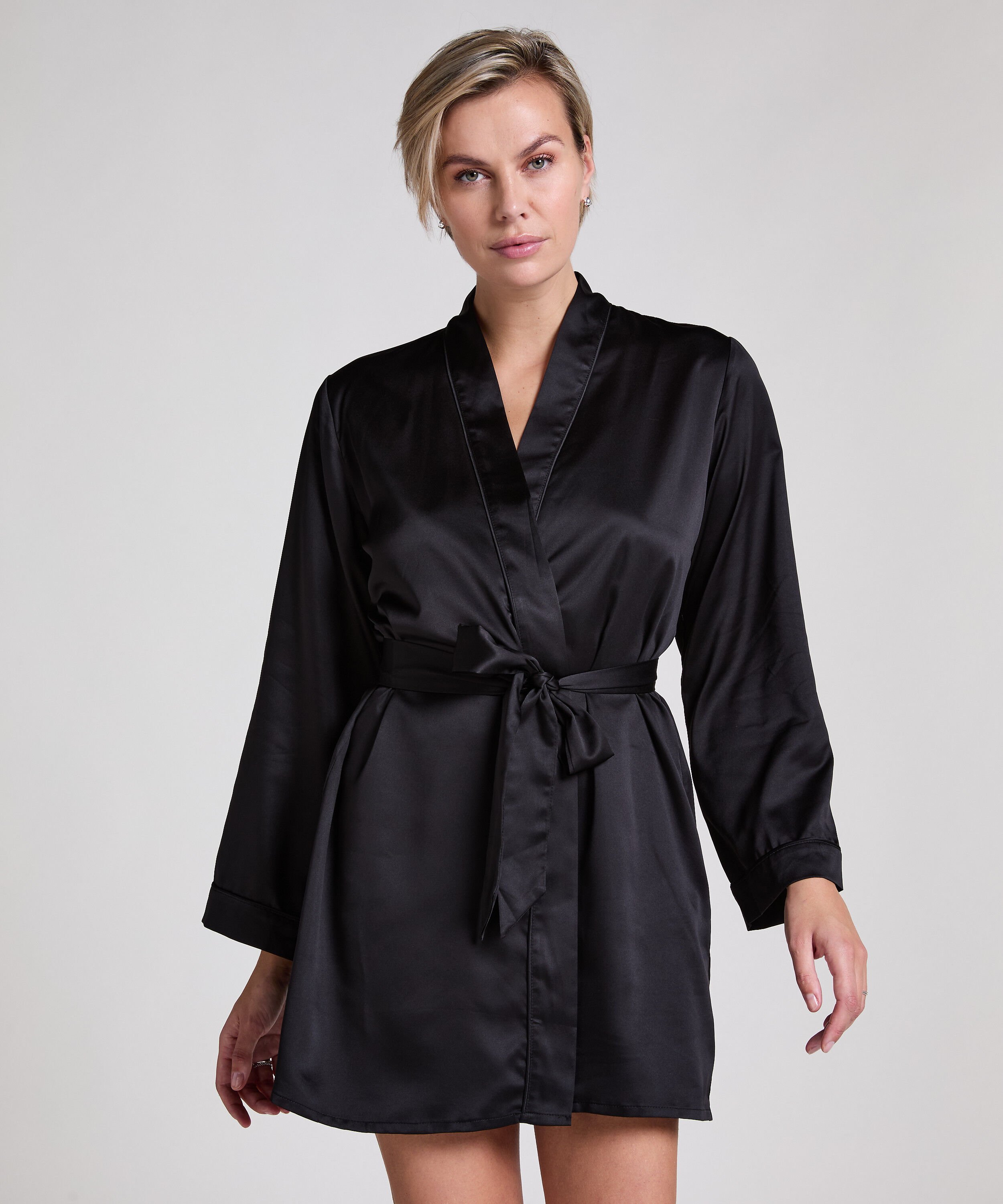 Kimono Satin, Zwart