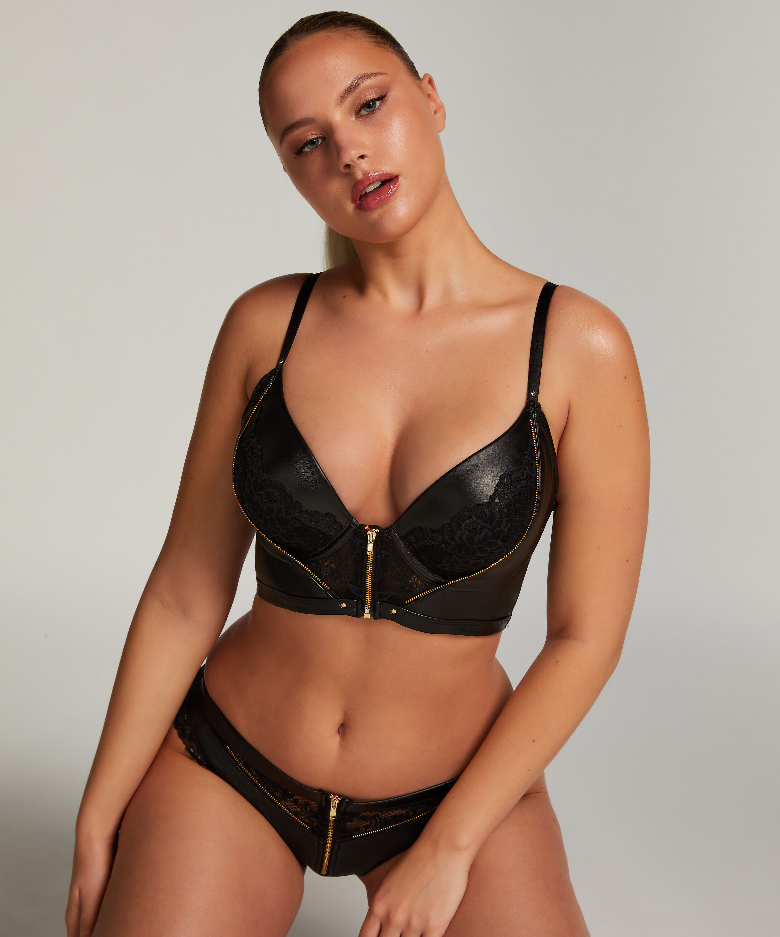Voorgevormde push-up longline beugel bh Talia, Zwart Voorgevormde push-up longline beugel bh Talia, Zwart