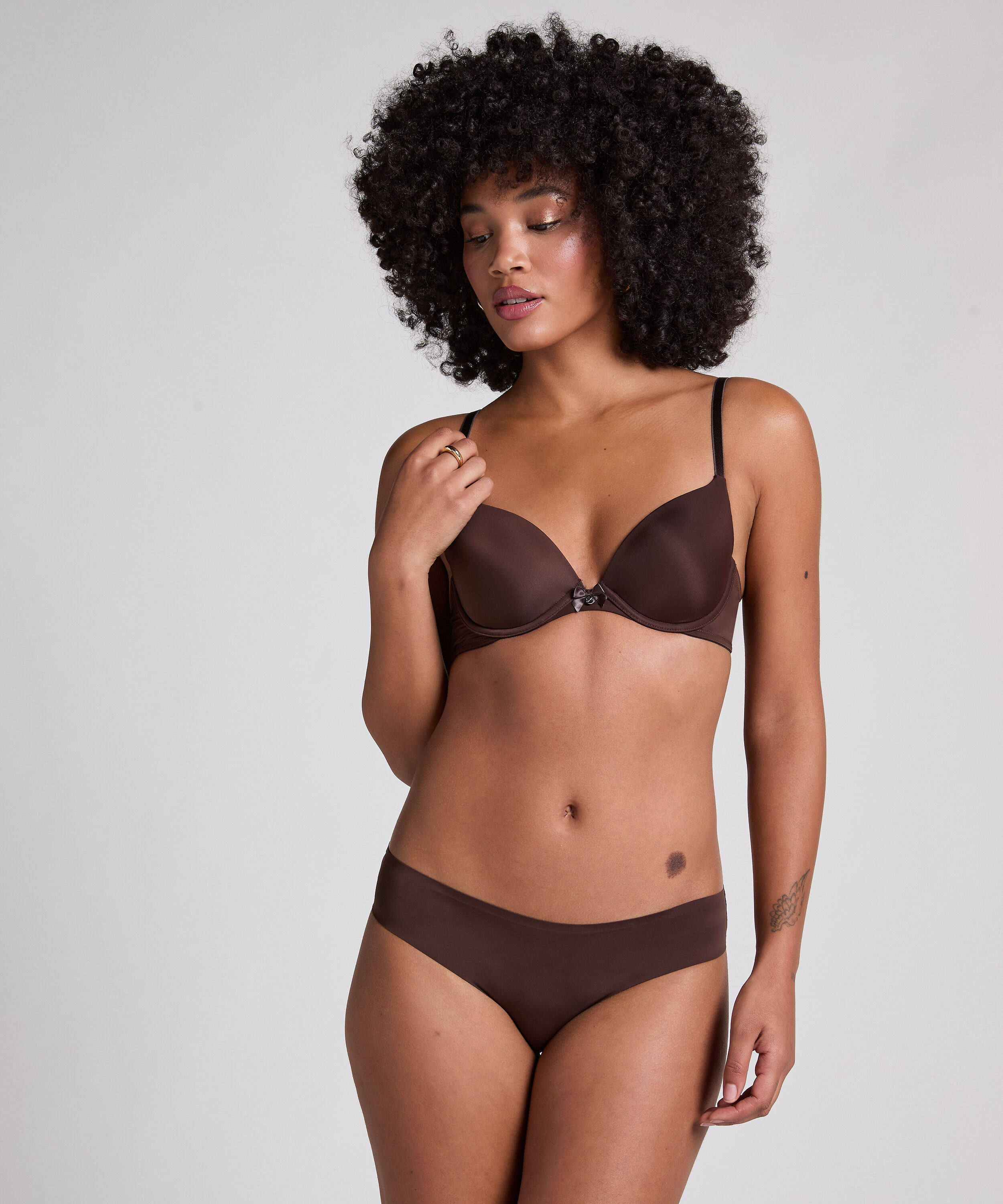 Brazilian Seamless, Bruin