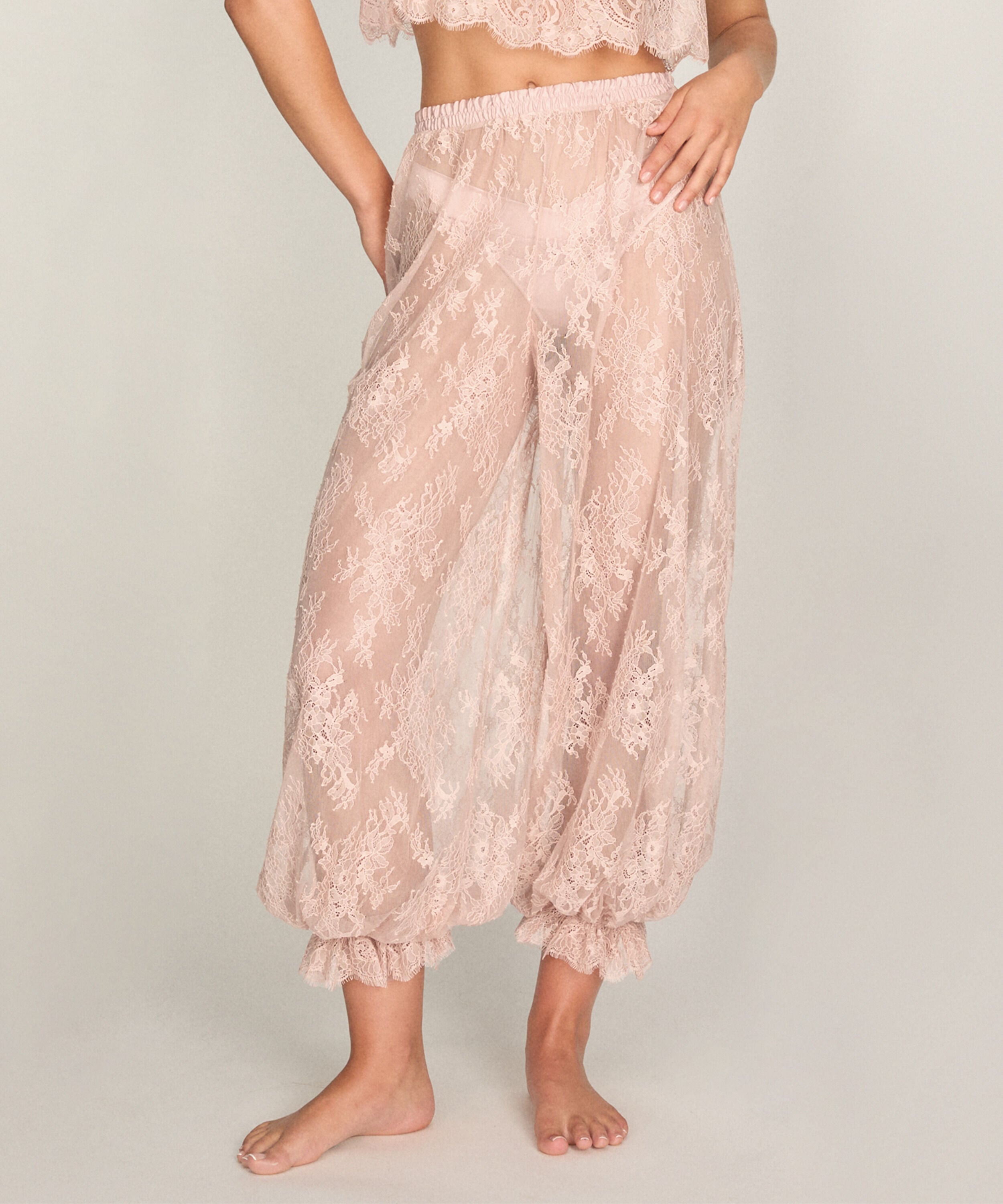 Jogger Allover Lace Legacy, Roze Jogger Allover Lace Legacy, Roze