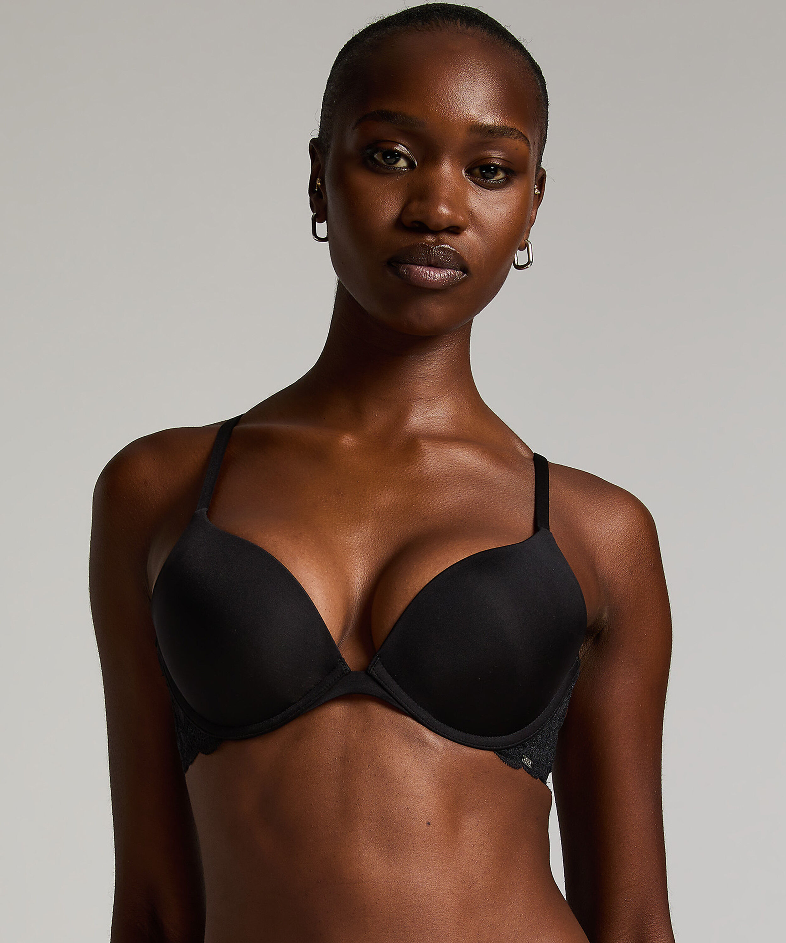 Voorgevormde push-up beugel bh Angie, Zwart Voorgevormde push-up beugel bh Angie, Zwart