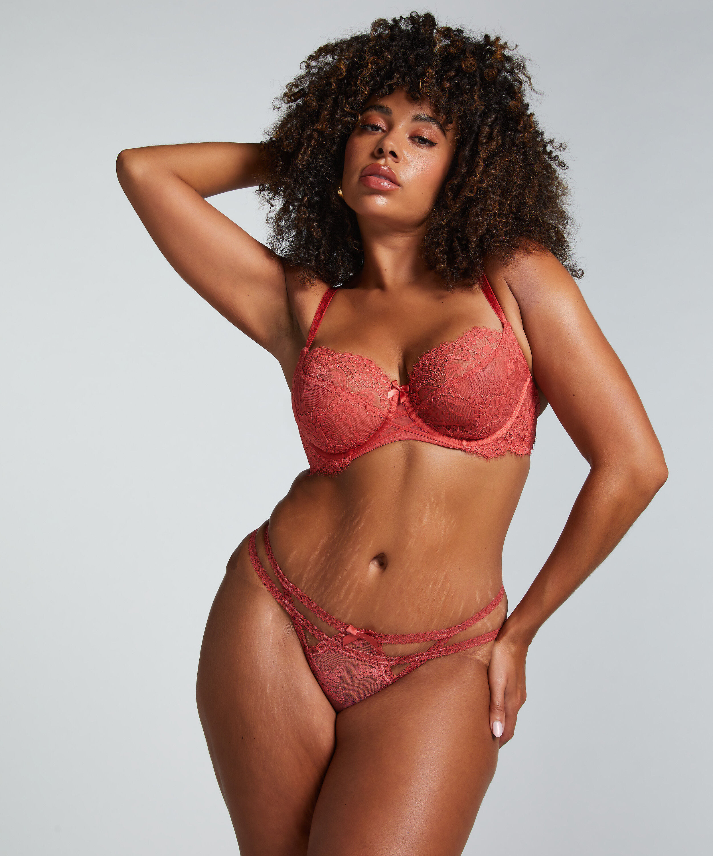 String Irina, Rood String Irina, Rood