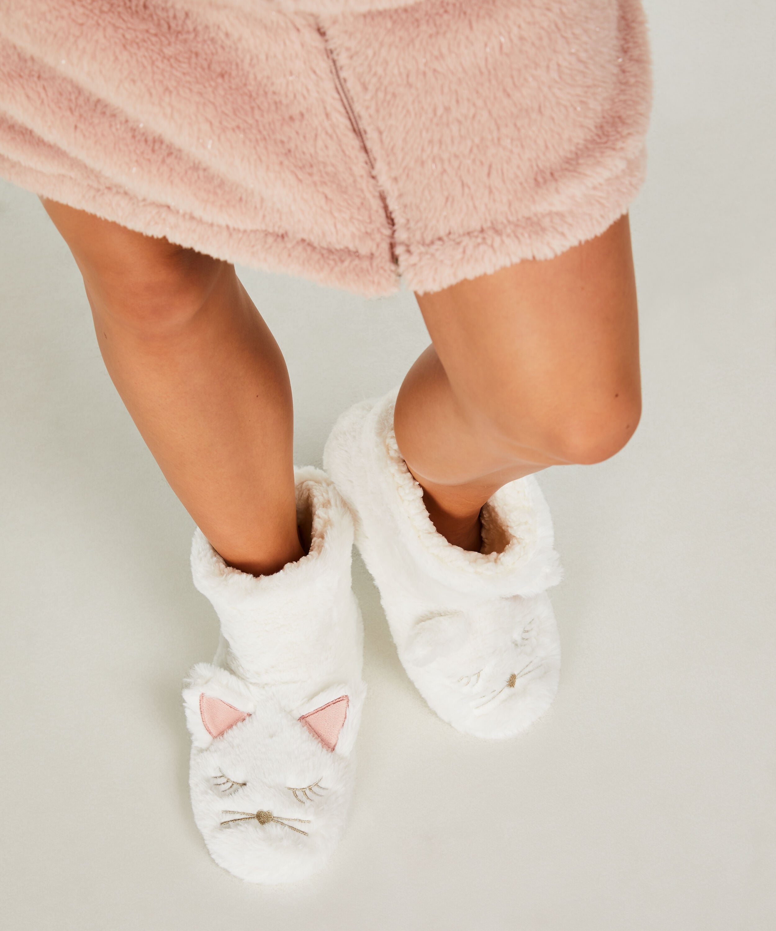 Sloffen Fox voor €19.99 - Pantoffels - Hunkemöller