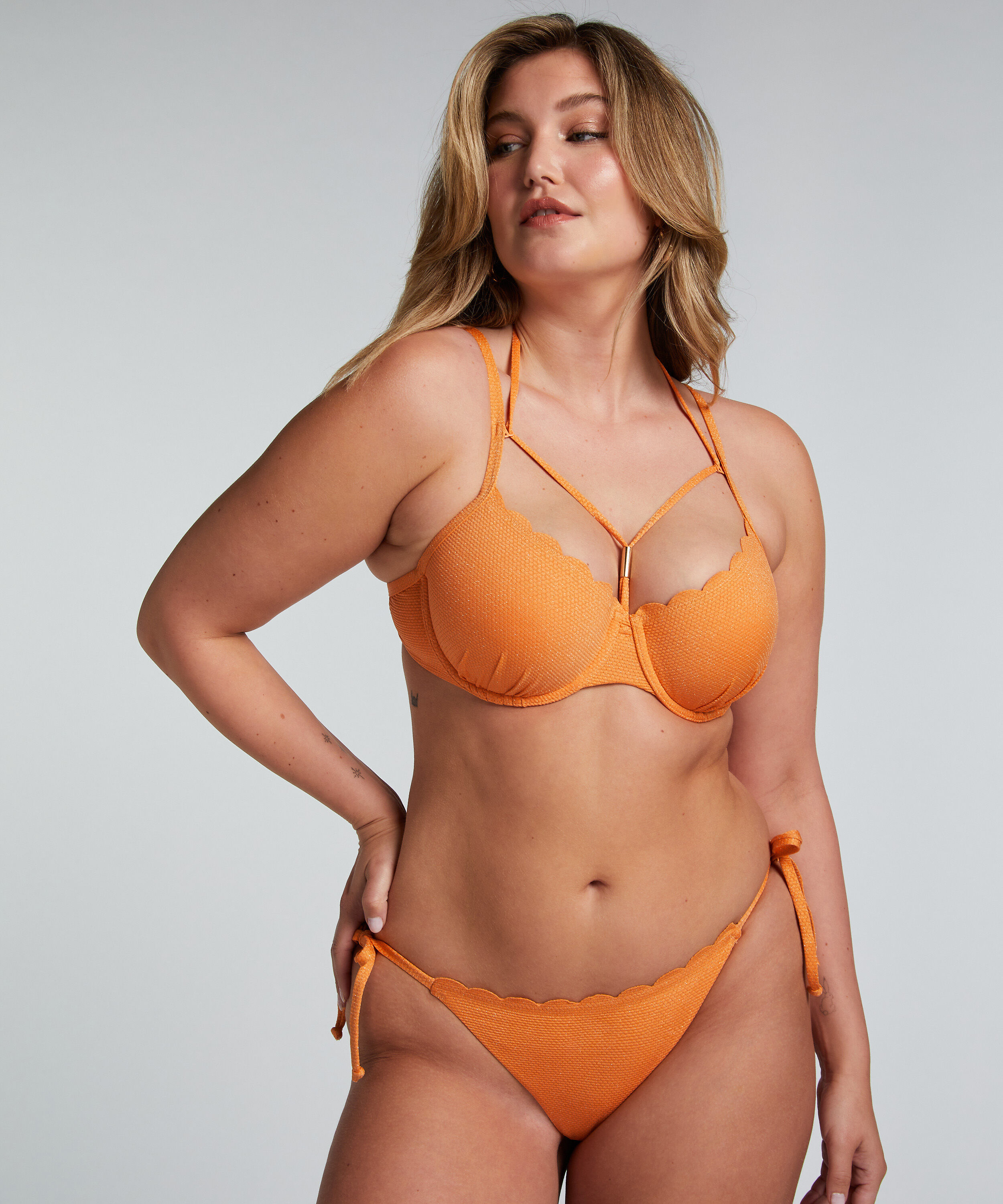 Cheeky Tanga Bikinibroekje Scallop Lurex, Oranje Cheeky Tanga Bikinibroekje Scallop Lurex, Oranje