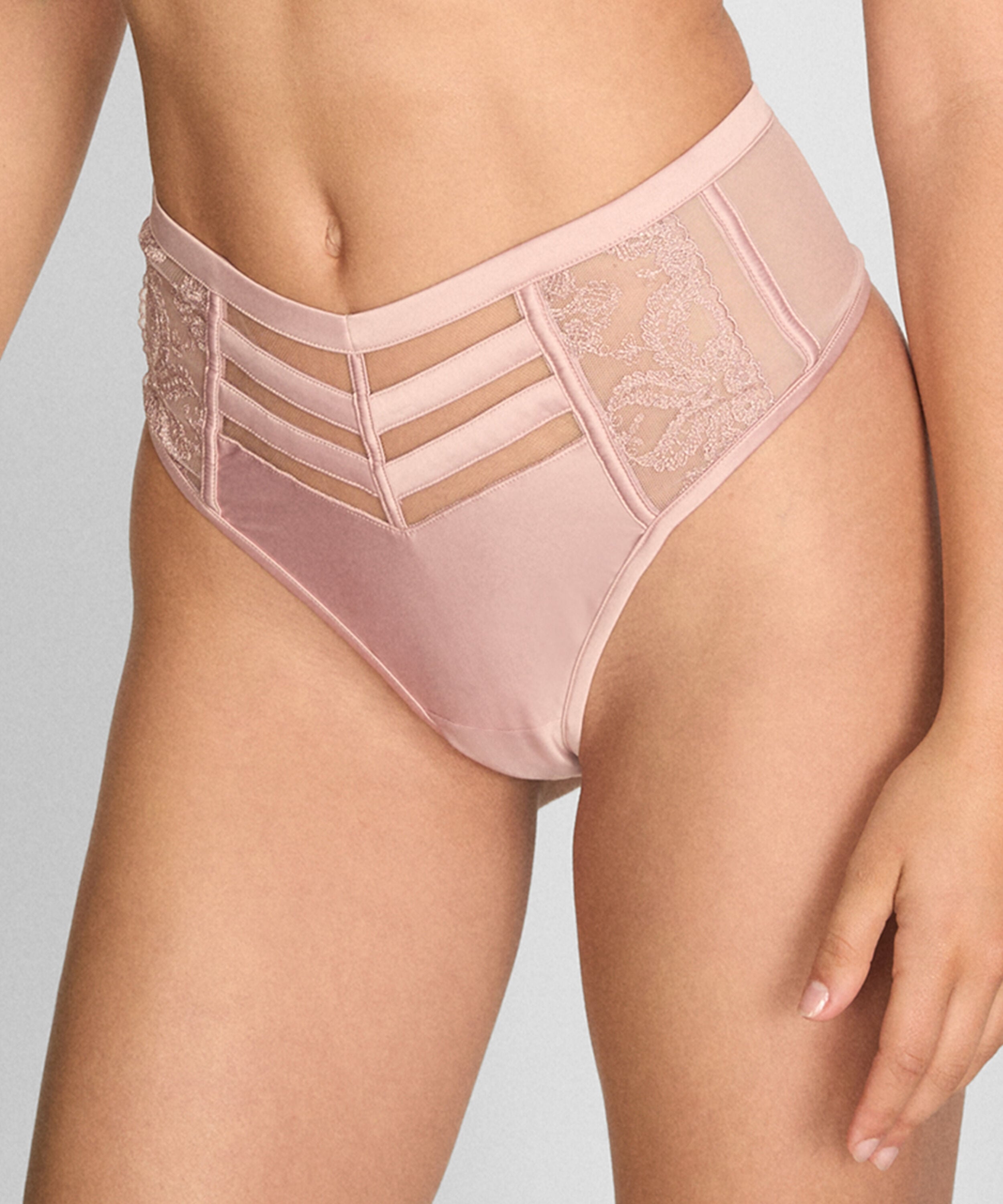 Hoog Uitgesneden String Rosa