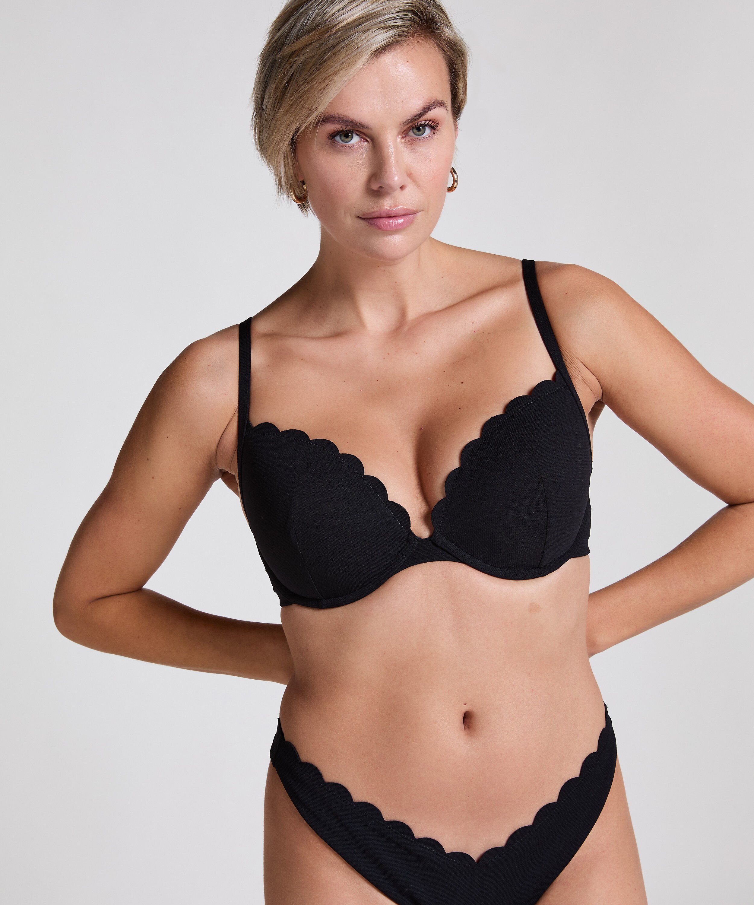 Voorgevormde push-up beugel bikinitop Scallop Cup A - E, Zwart