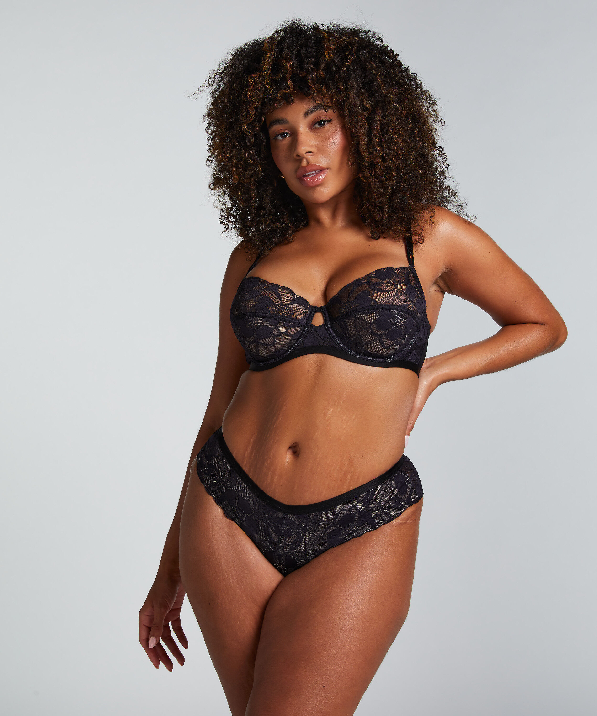Brazilian Sophia, Zwart