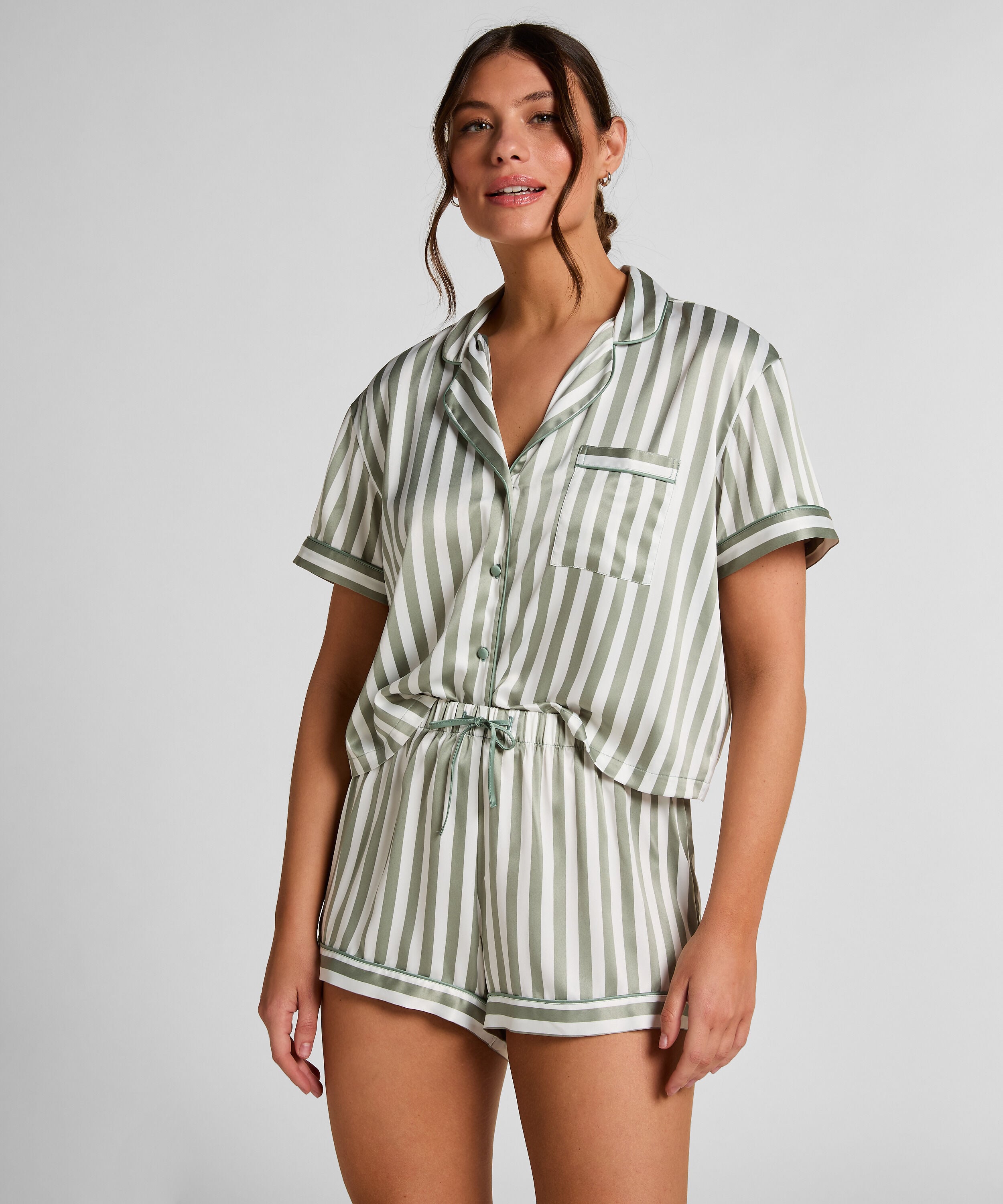 Satijnen pyjamaset, Groen