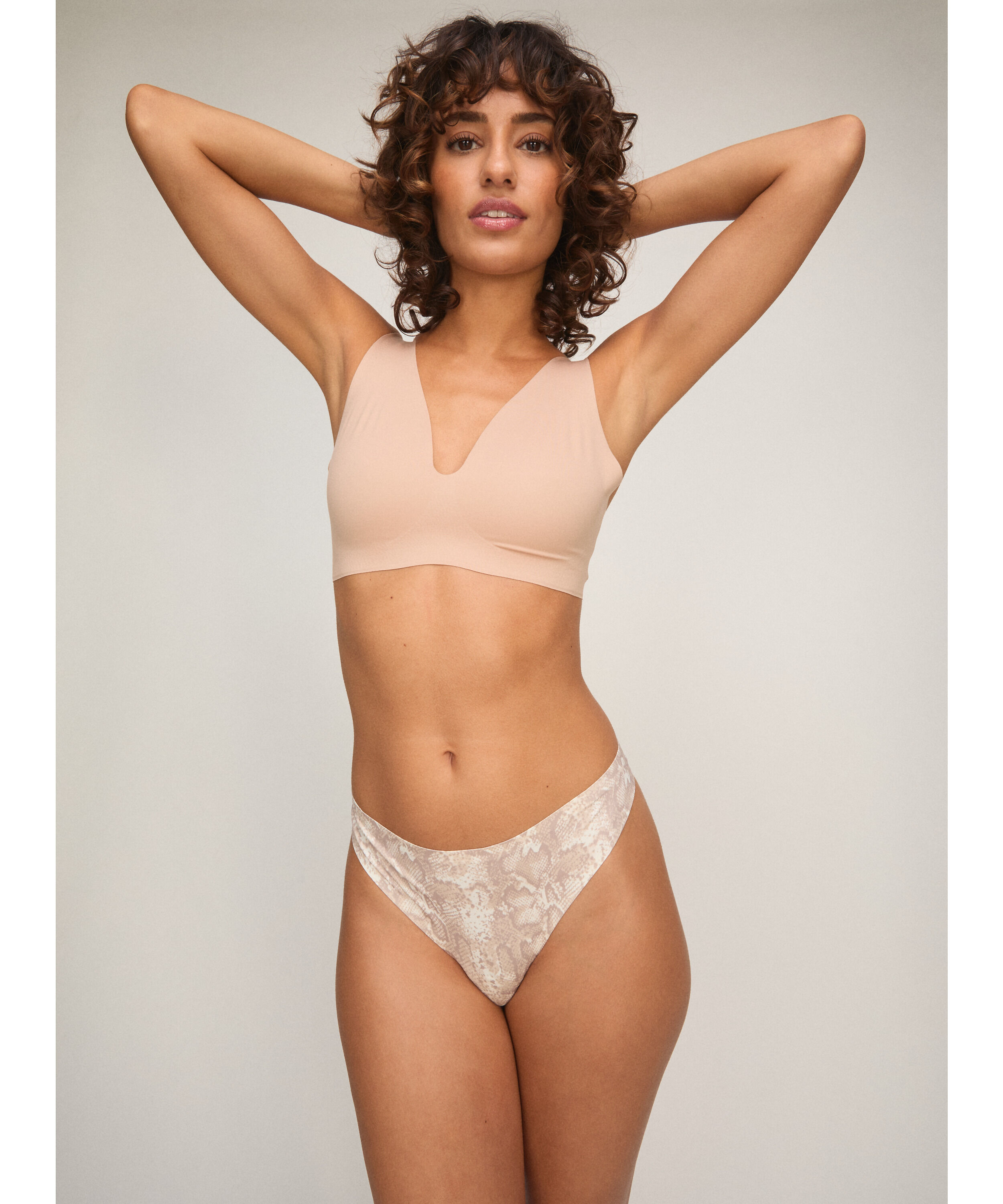 Invisible string basic, Beige