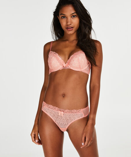 String Latrice, Oranje