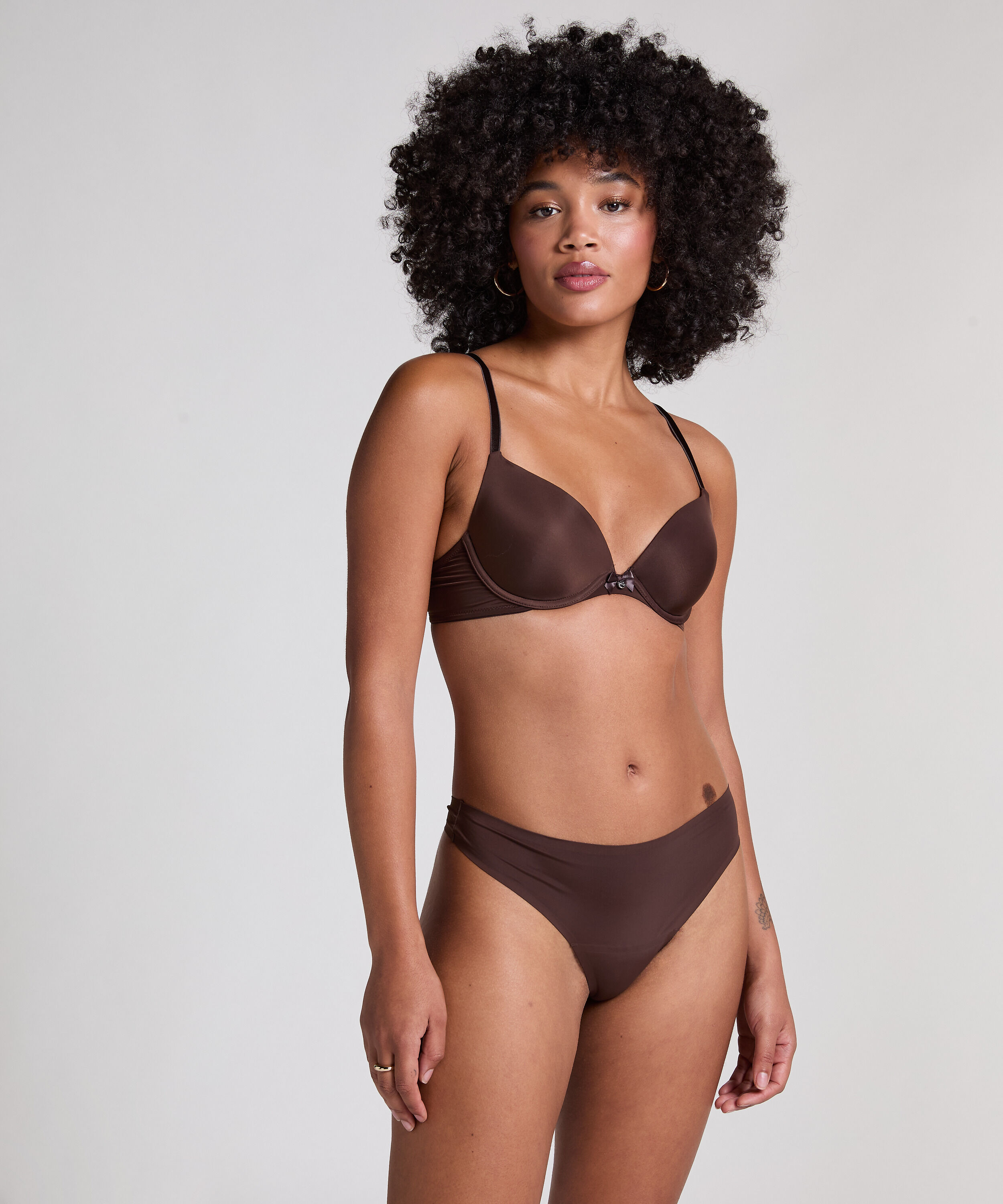 Invisible string basic, Bruin