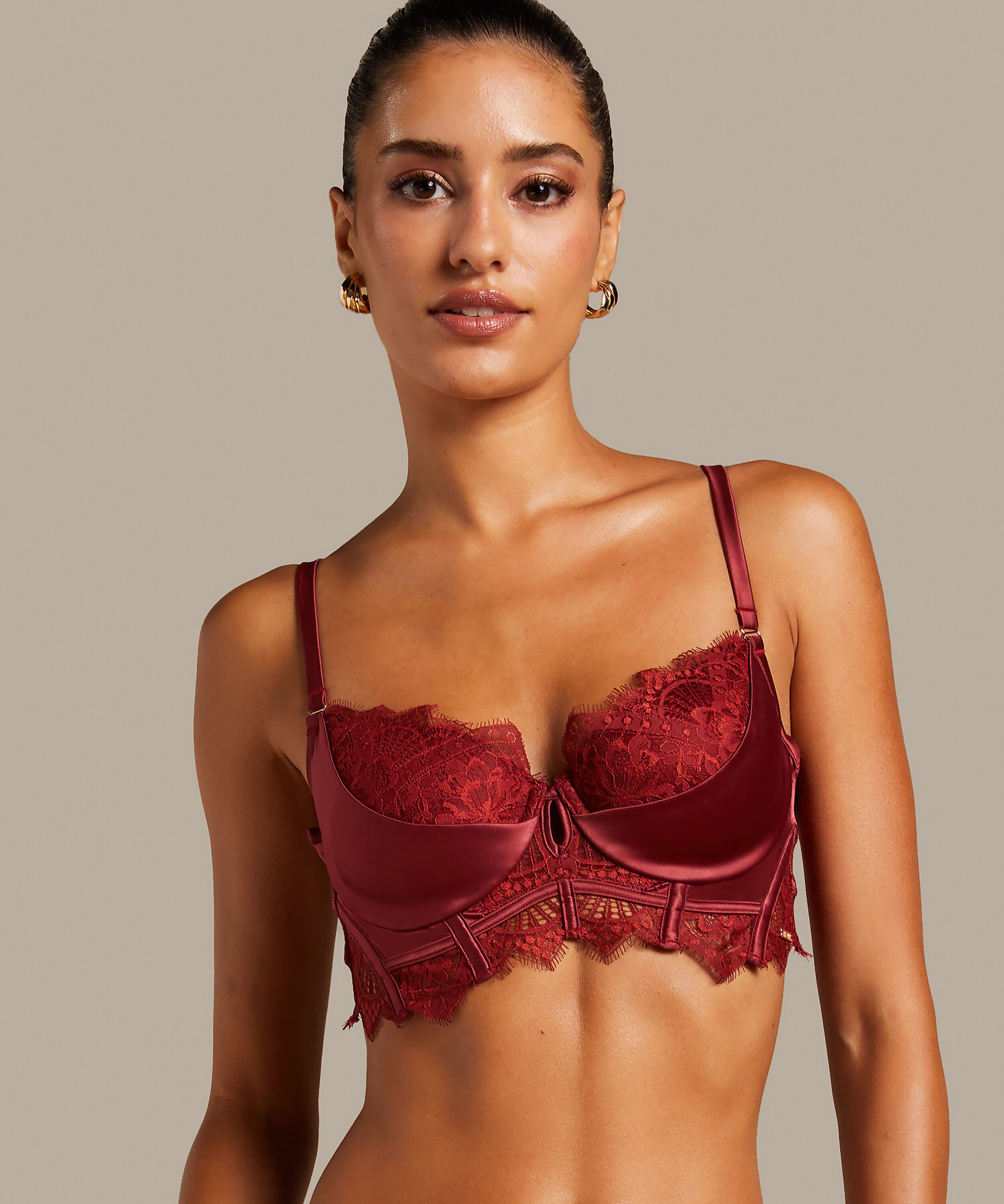 Voorgevormde longline beugel bh Zoe, Rood Voorgevormde longline beugel bh Zoe, Rood