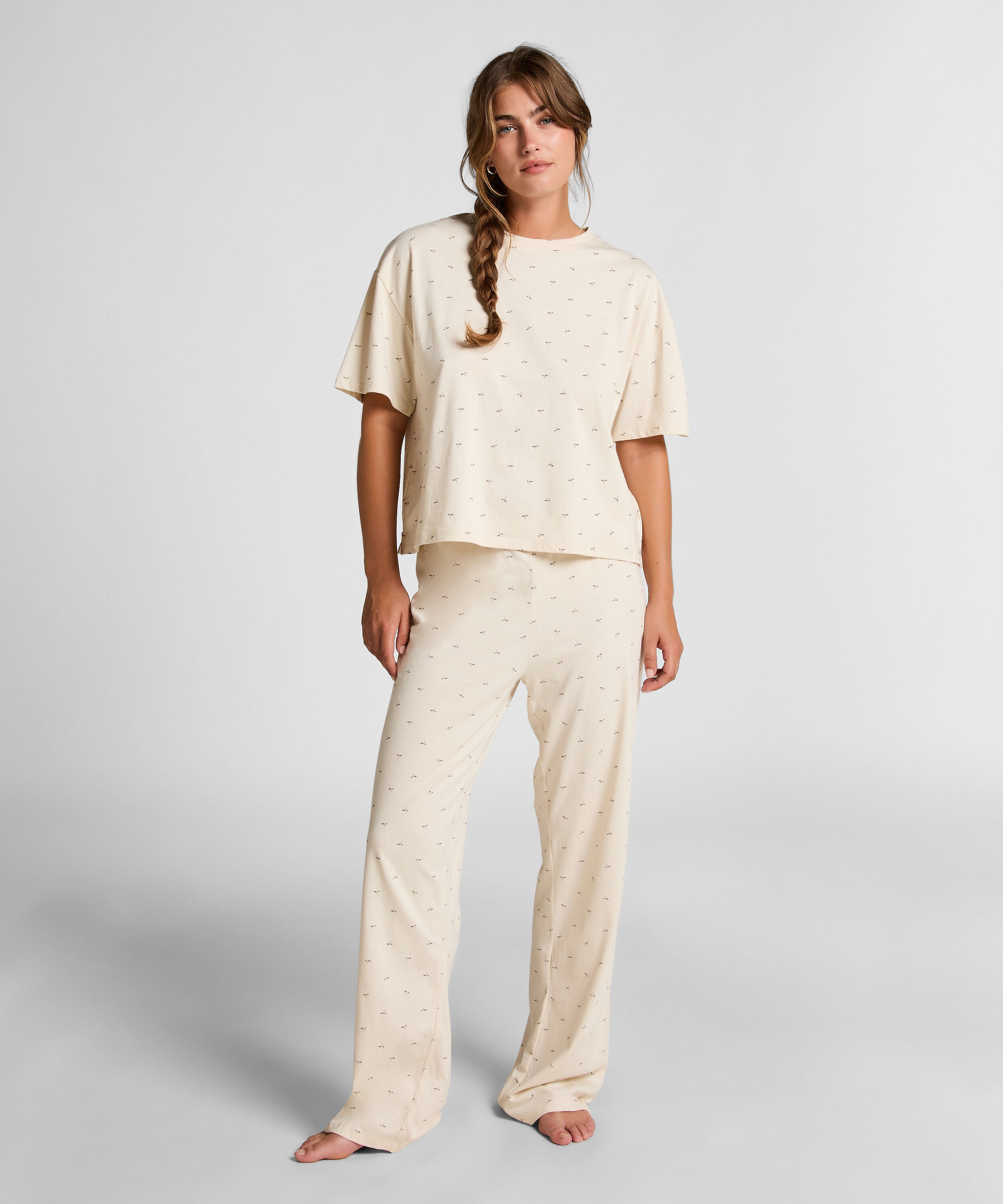 Pyjamaset, Wit