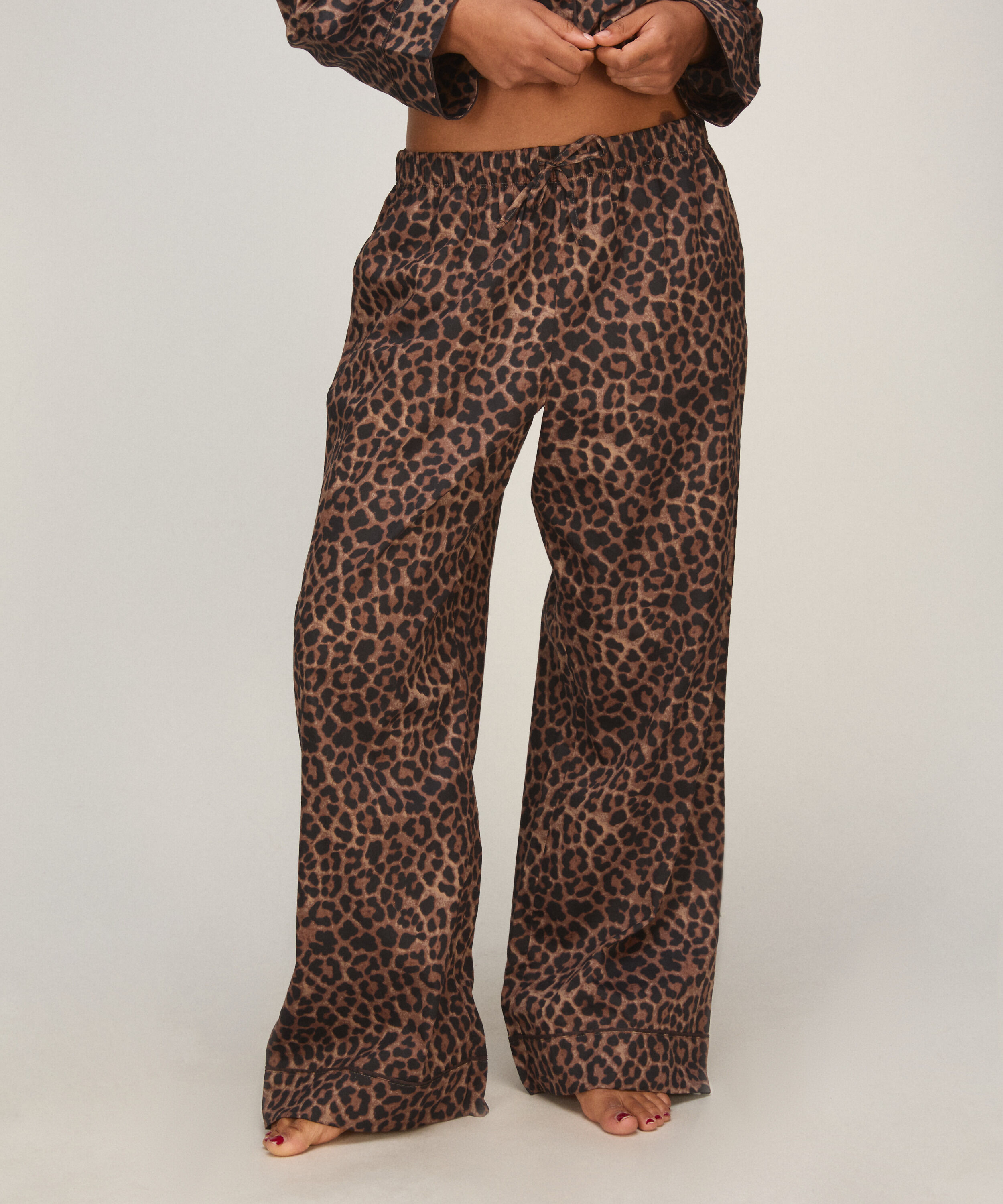 Satijnen Broek, Zwart Satijnen Broek, Zwart