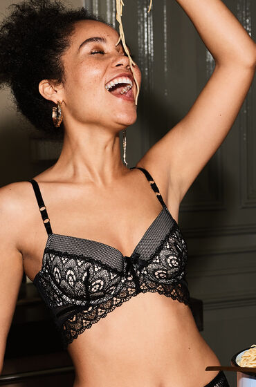 Hunkemoller Voorgevormde Longline Beugel Bh Akuti Zwart hunkemoller kopen in de aanbieding