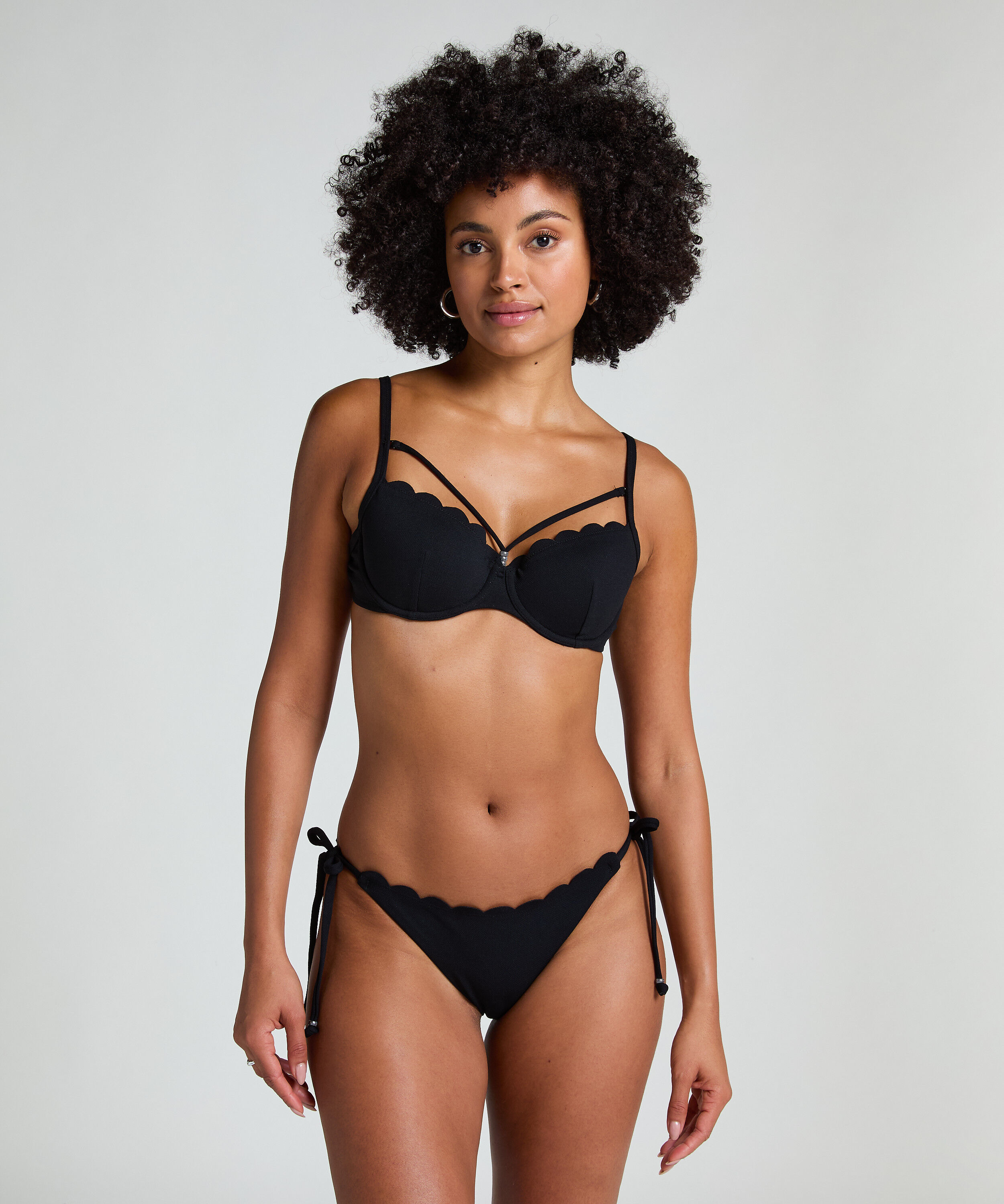 Bikinibroekje Scallop, Zwart Bikinibroekje Scallop, Zwart