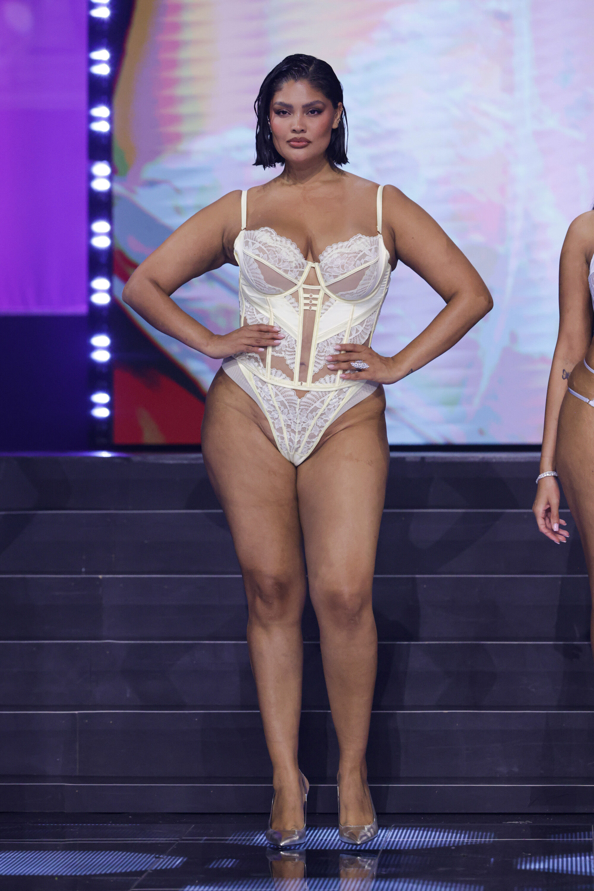 String Almendra, Geel String Almendra, Geel