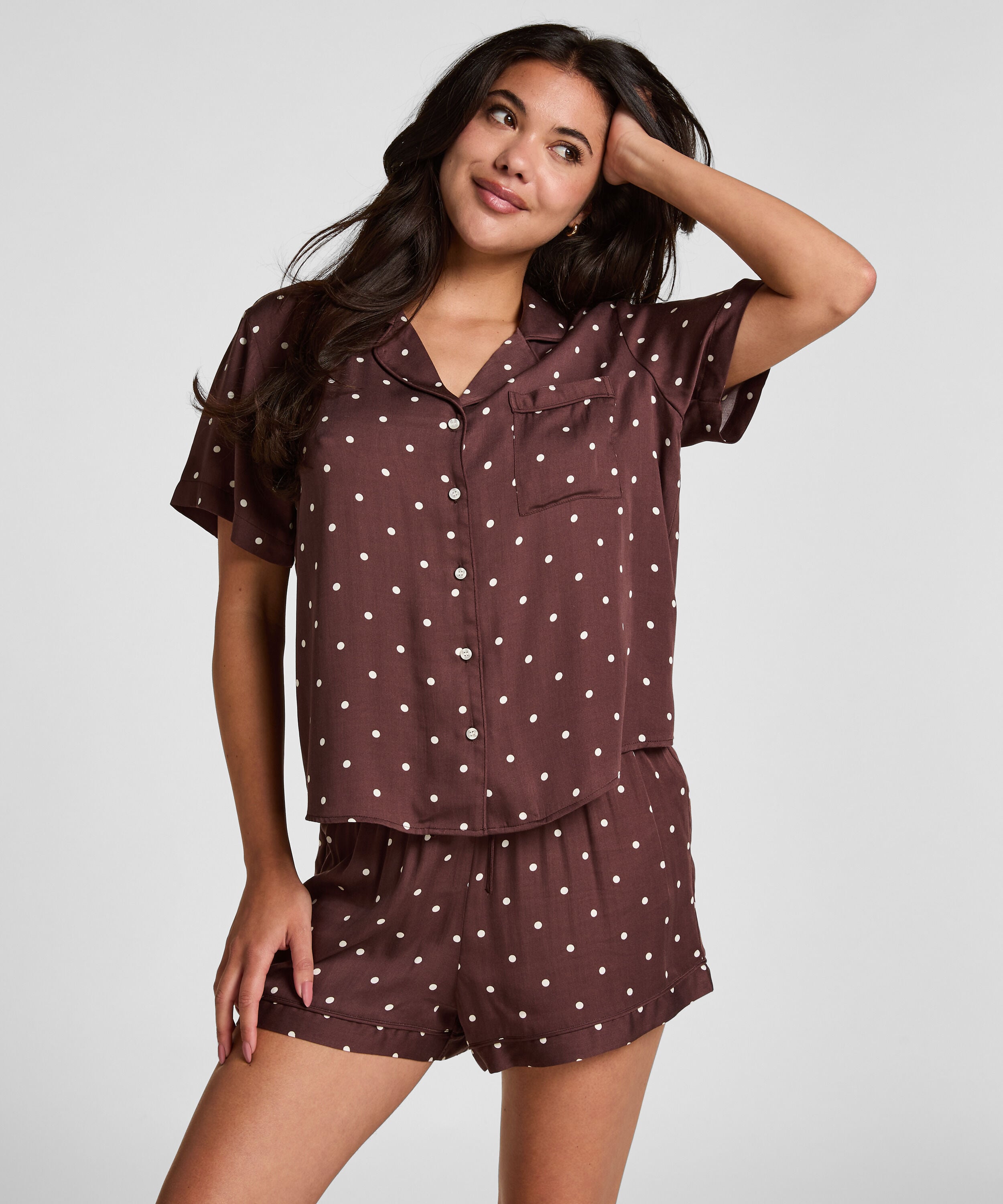 Pyjama Short Satin, Bruin Pyjama Short Satin, Bruin