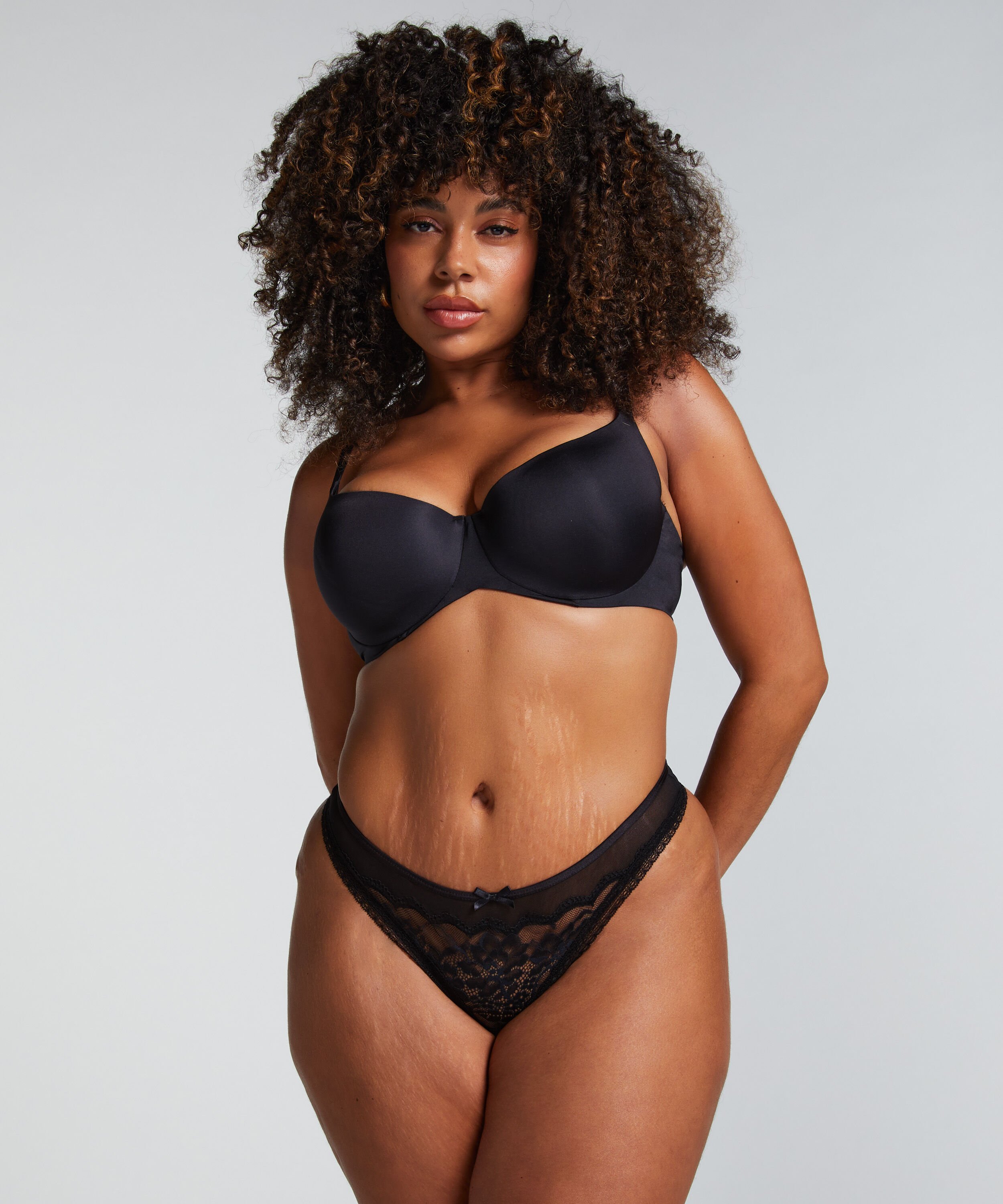 String Kailey, Zwart