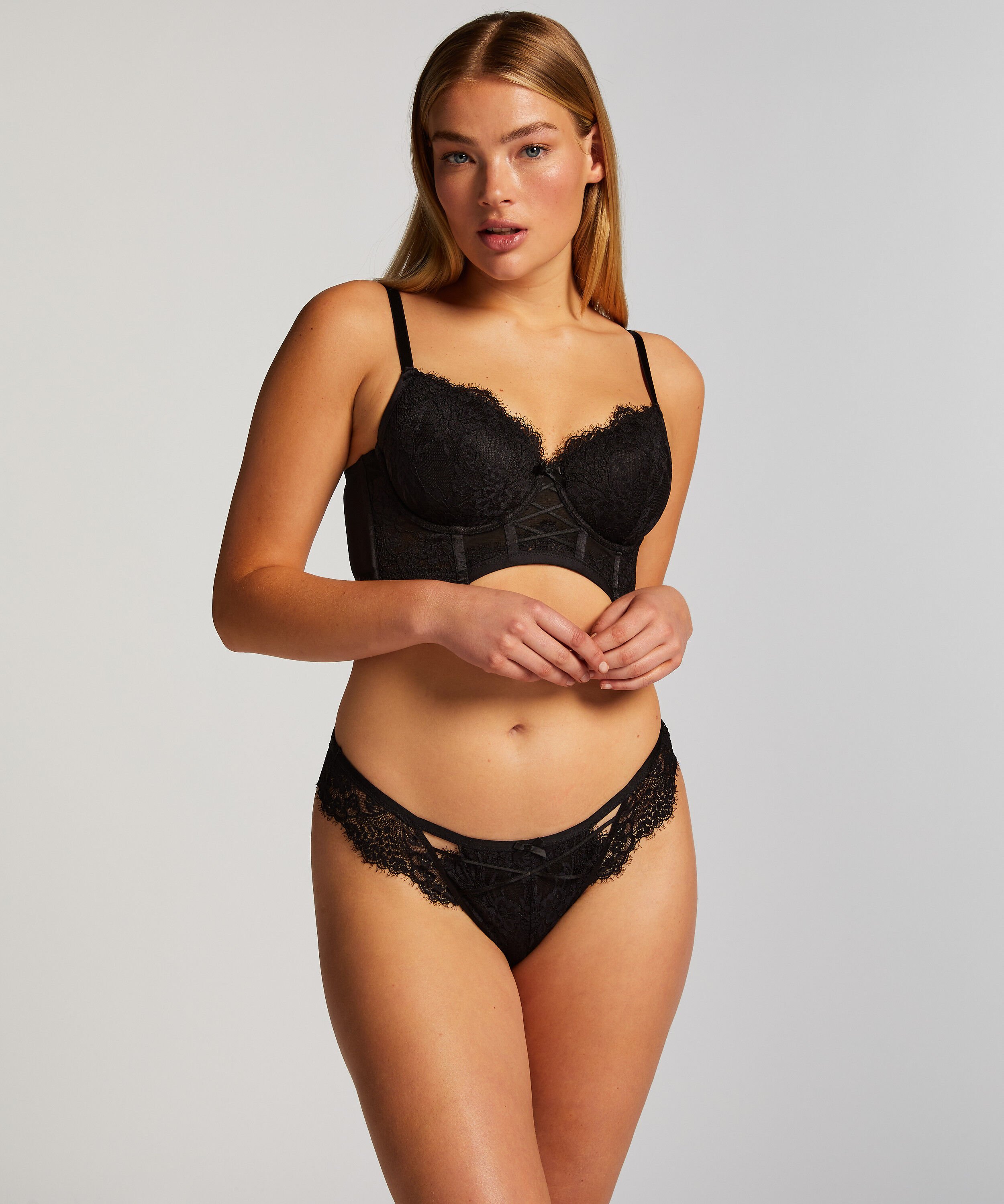 Brazilian Arabella, Zwart