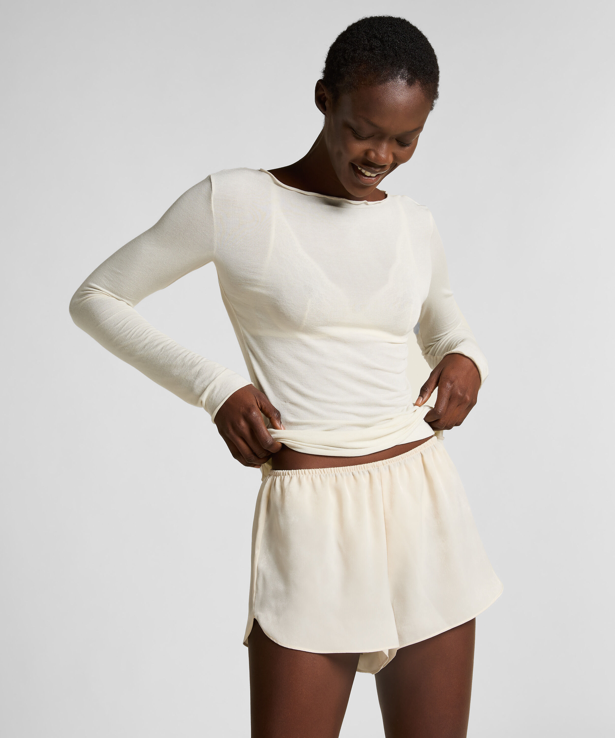 Minimal satijnen short, Wit