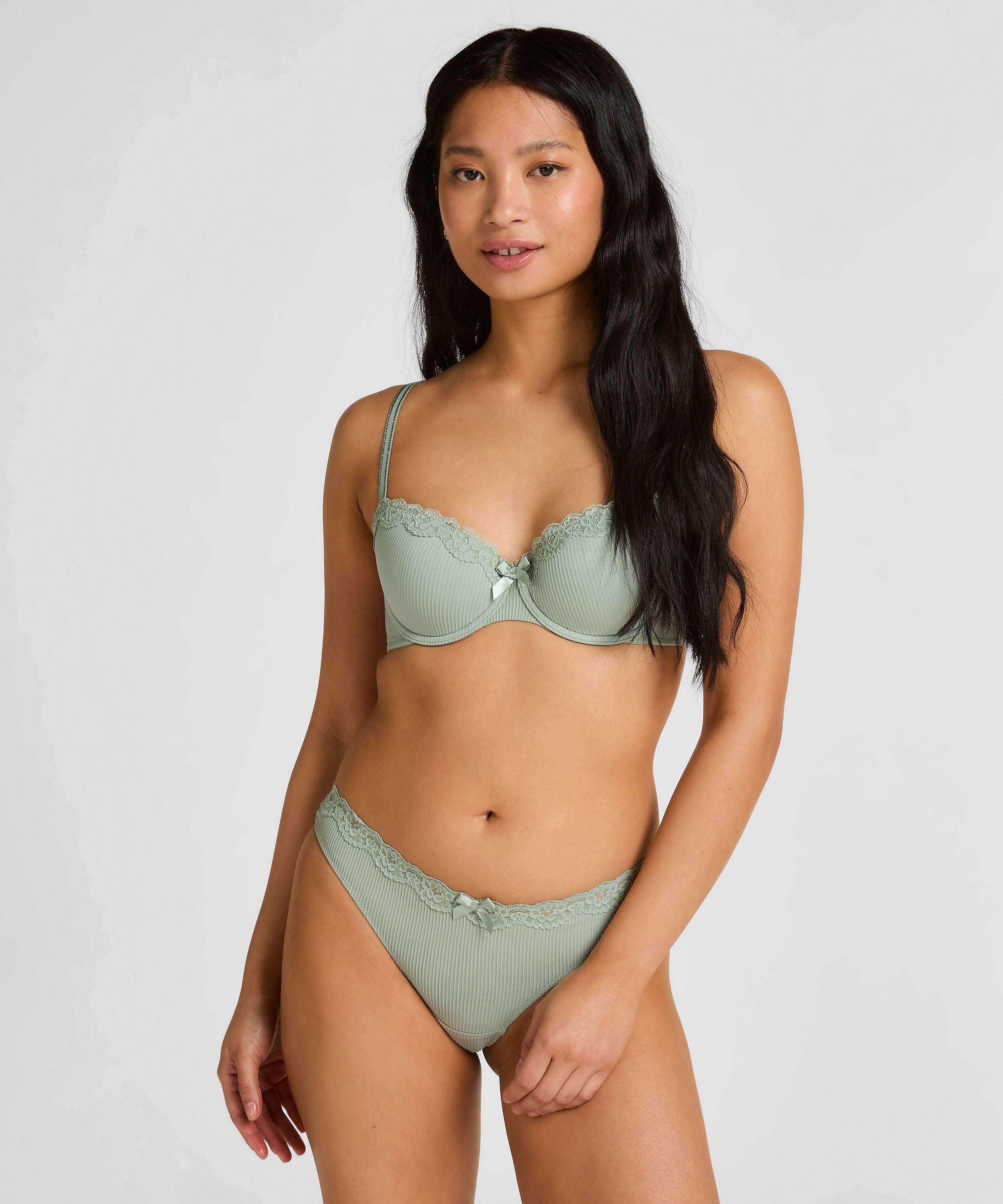 String Lola, Groen String Lola, Groen