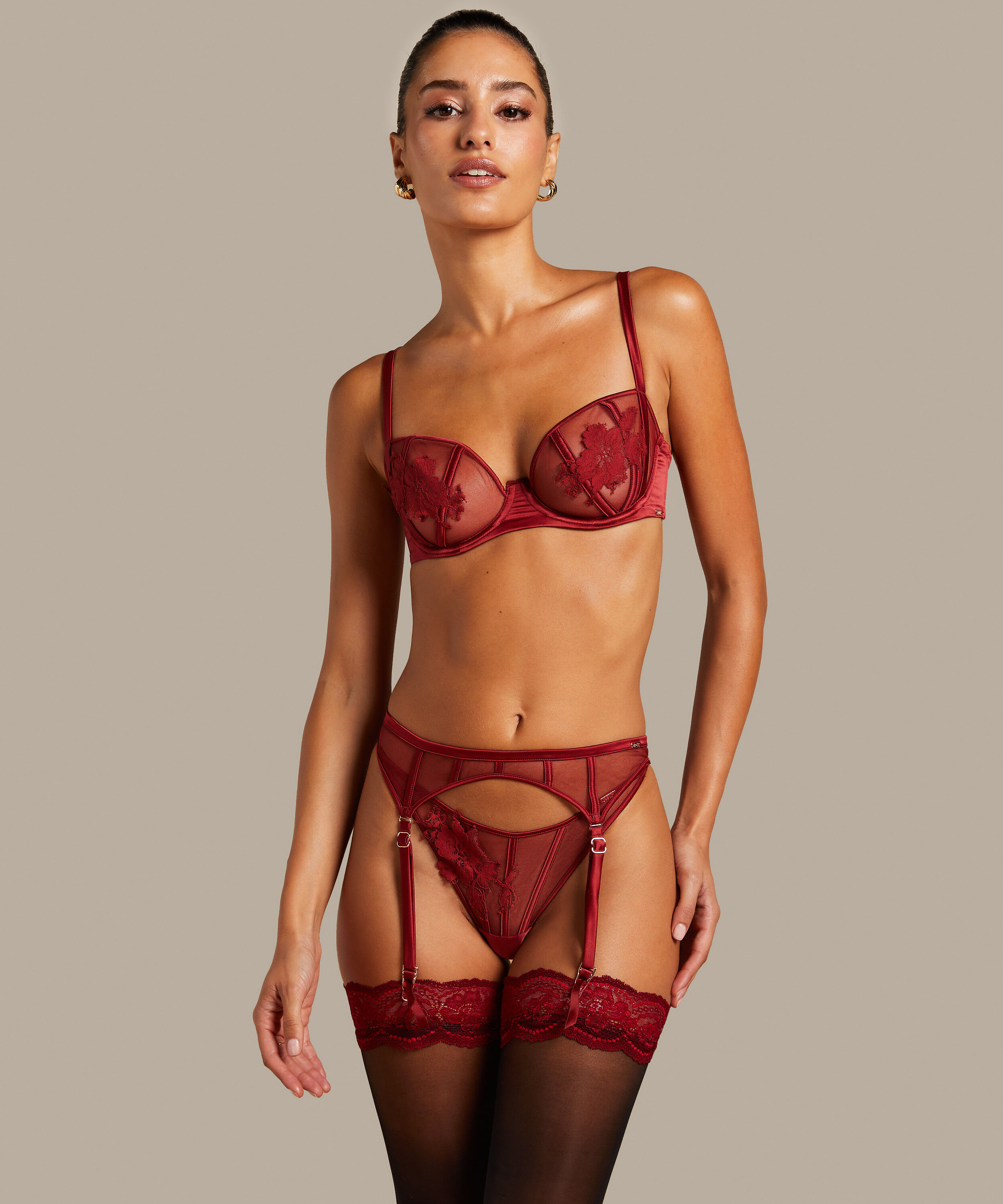 Jarretels Ember, Rood