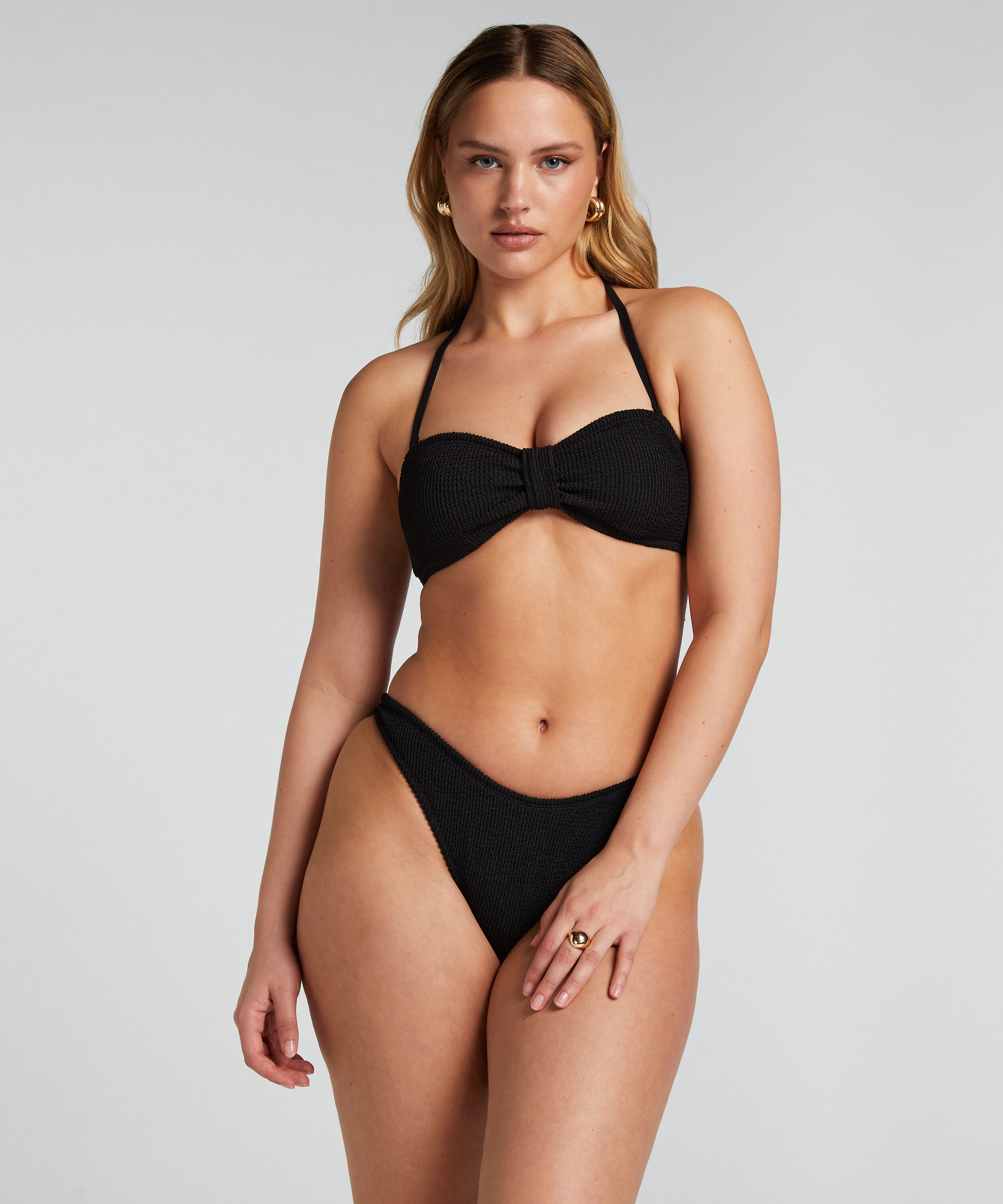 Hoog uitgesneden Bikinibroekje Crinkle, Zwart