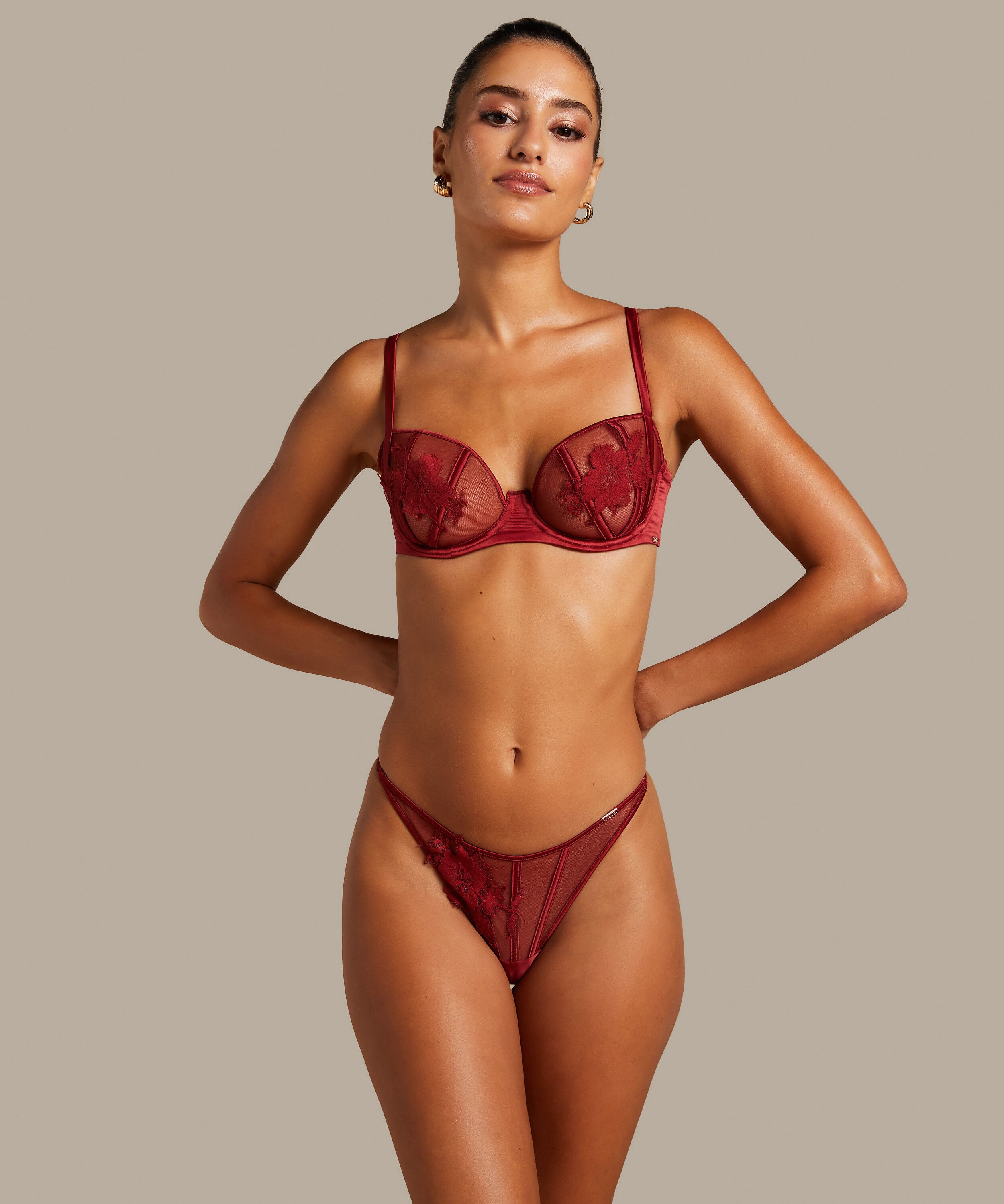 String Ember, Rood