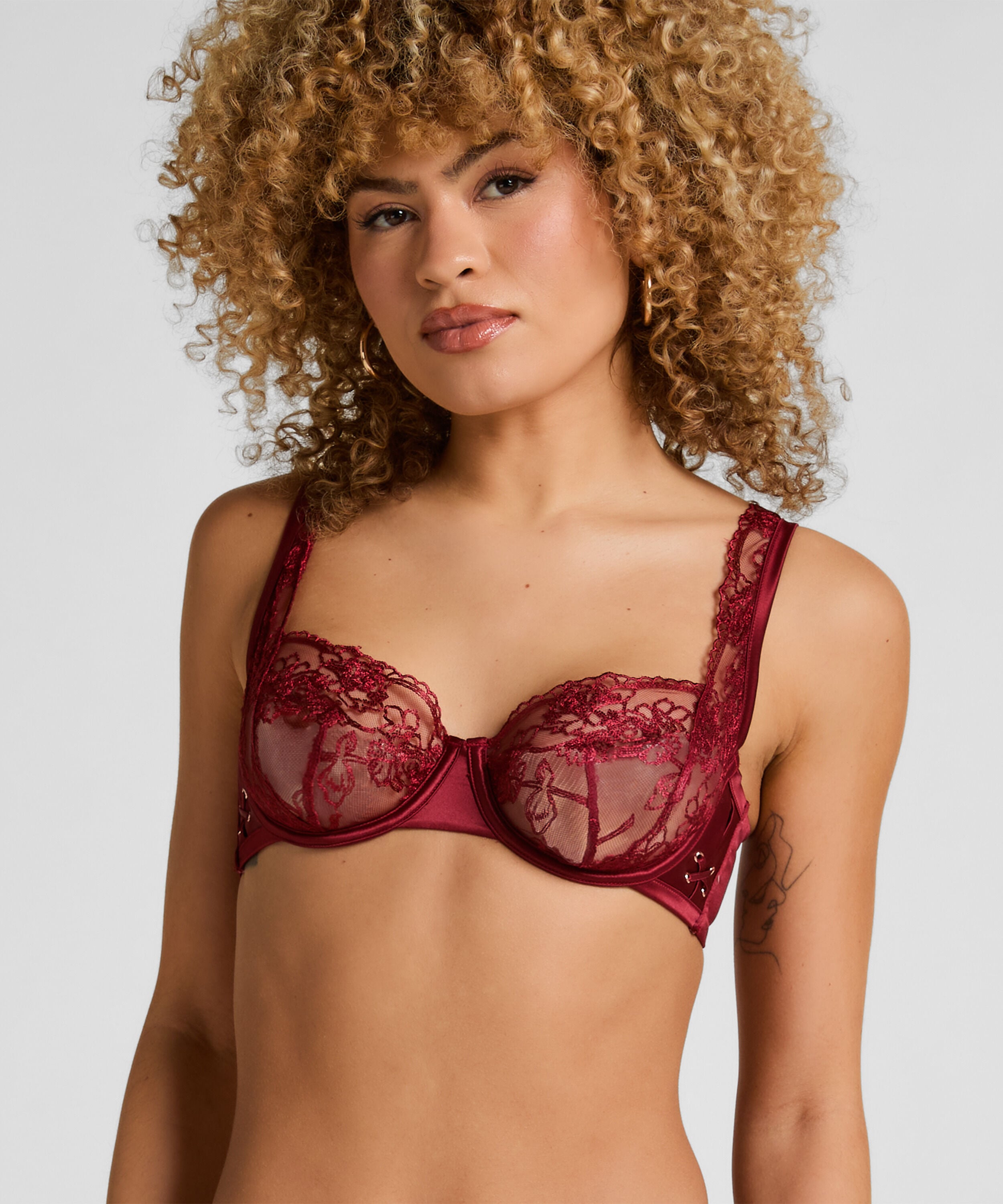 Niet-Voorgevormde Beugel bh Catherine, Rood Niet-Voorgevormde Beugel bh Catherine, Rood