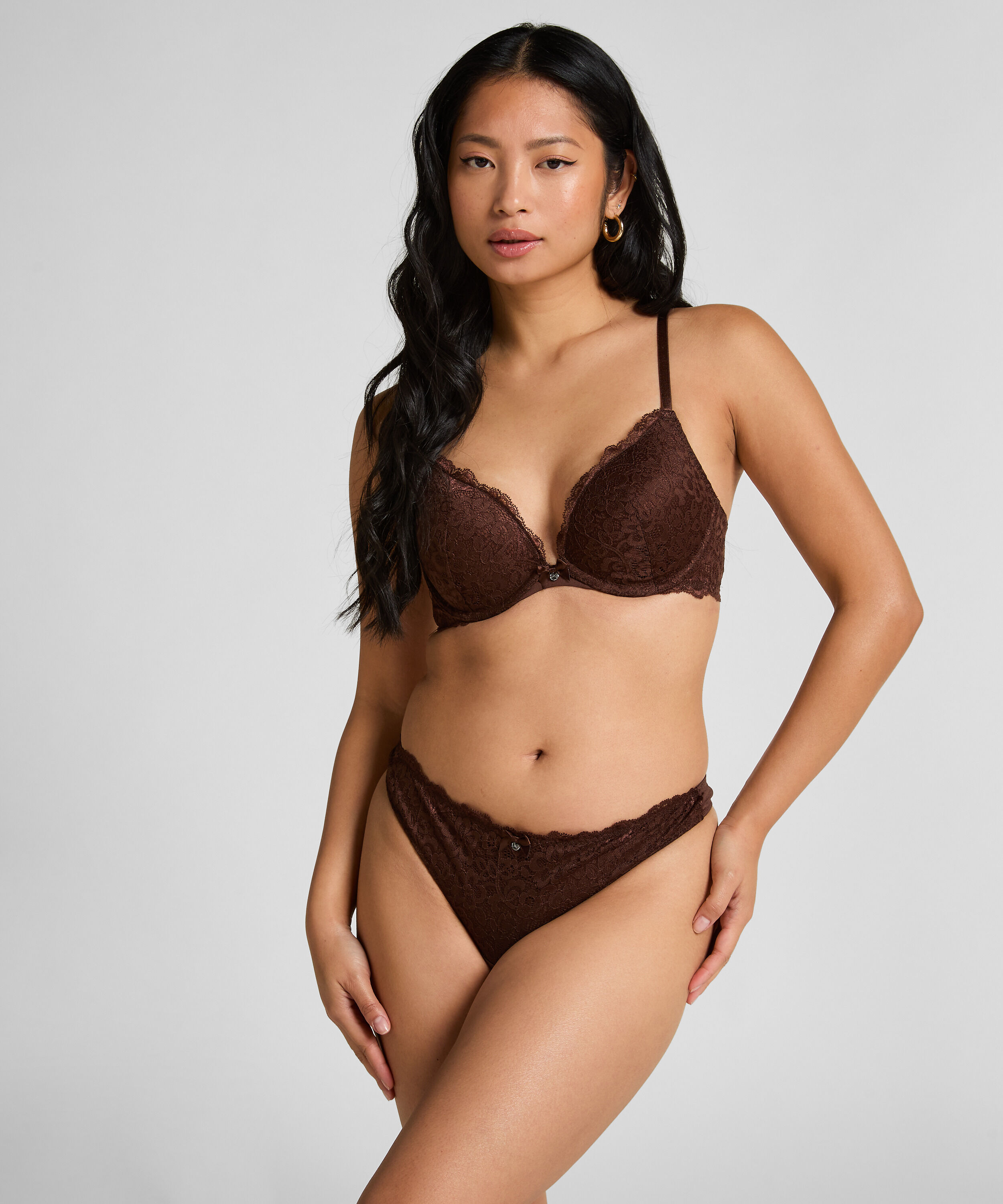 String Marine, Bruin String Marine, Bruin