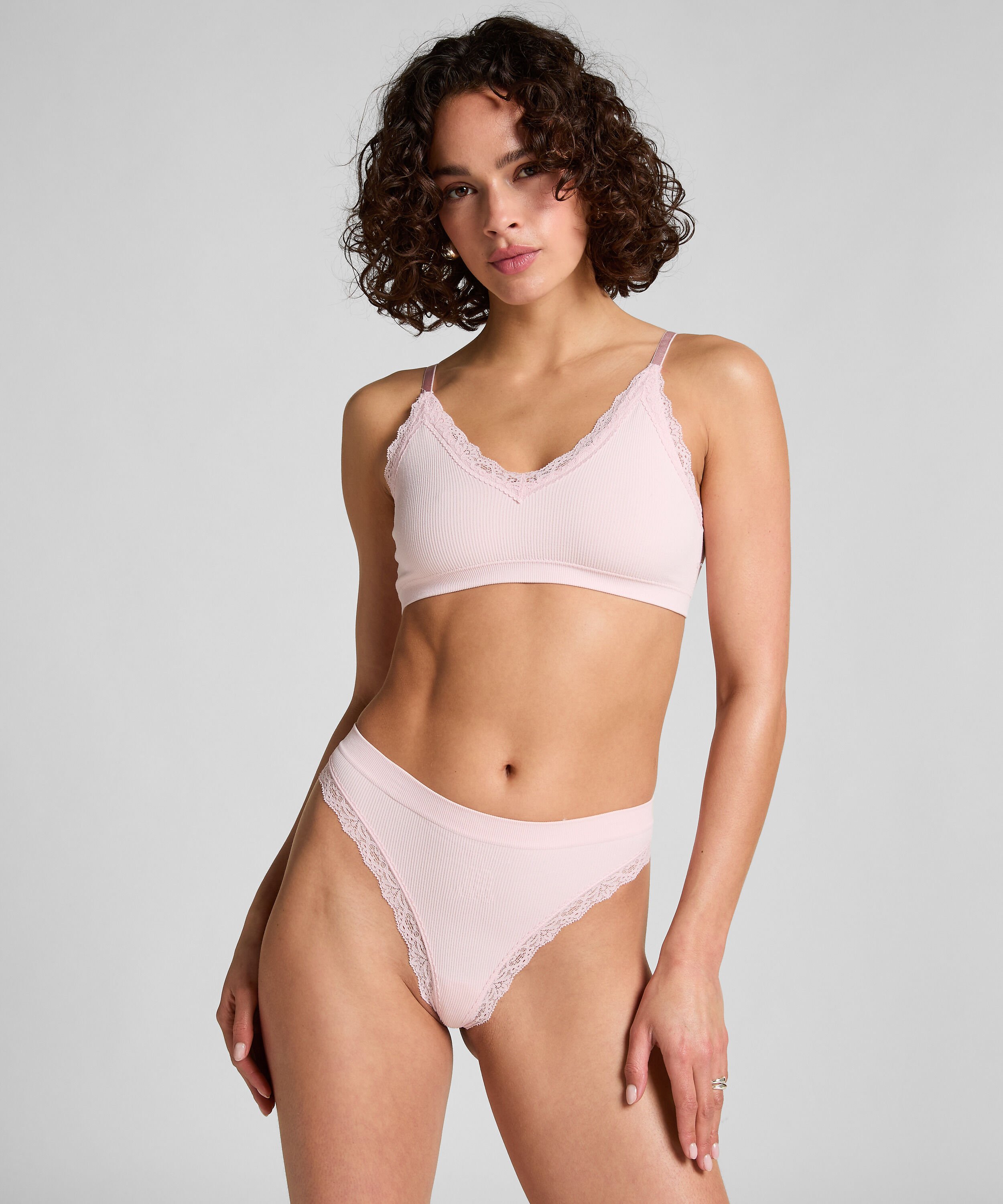String Lola, Roze String Lola, Roze