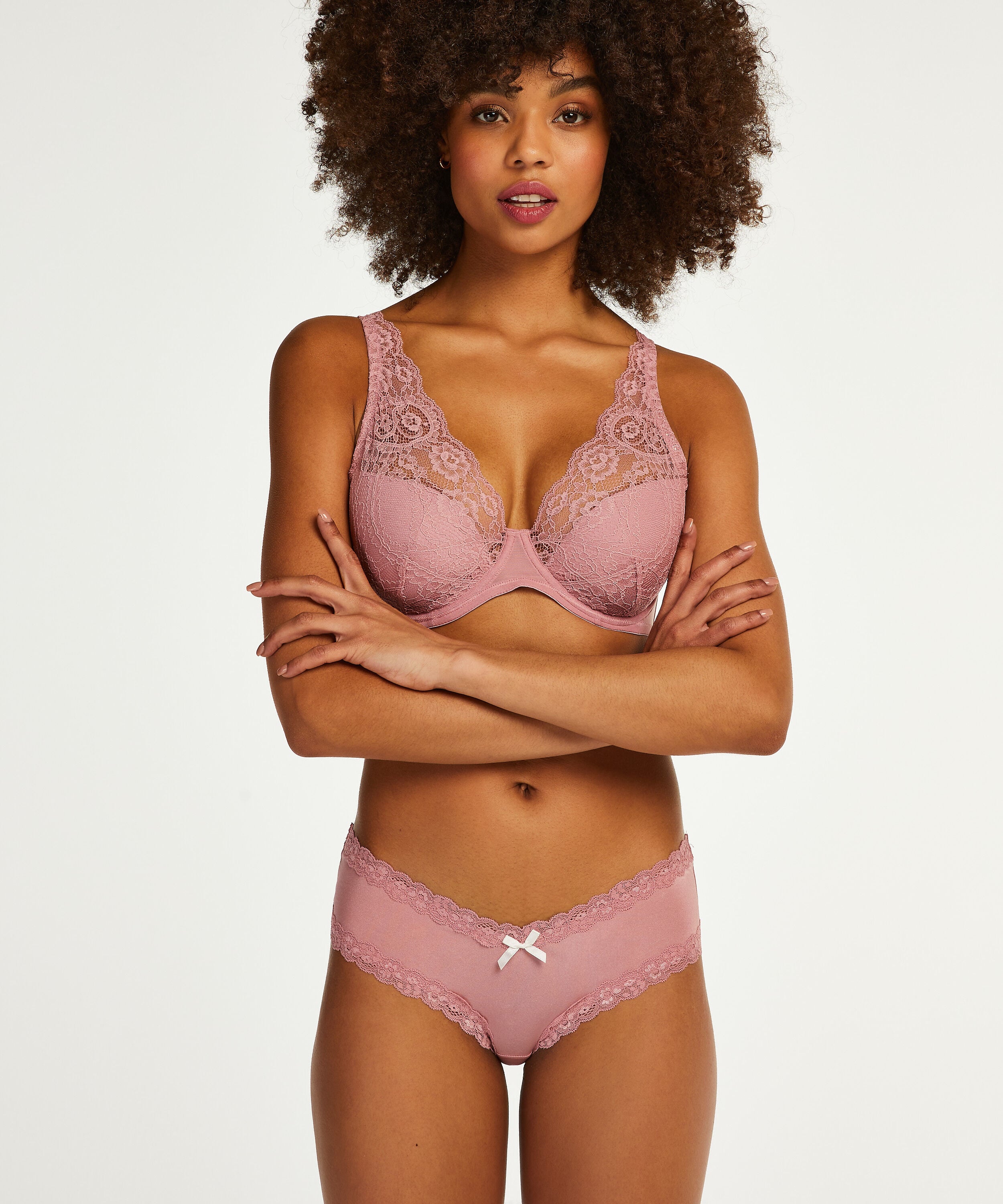 V-shape micro brazilian, Paars
