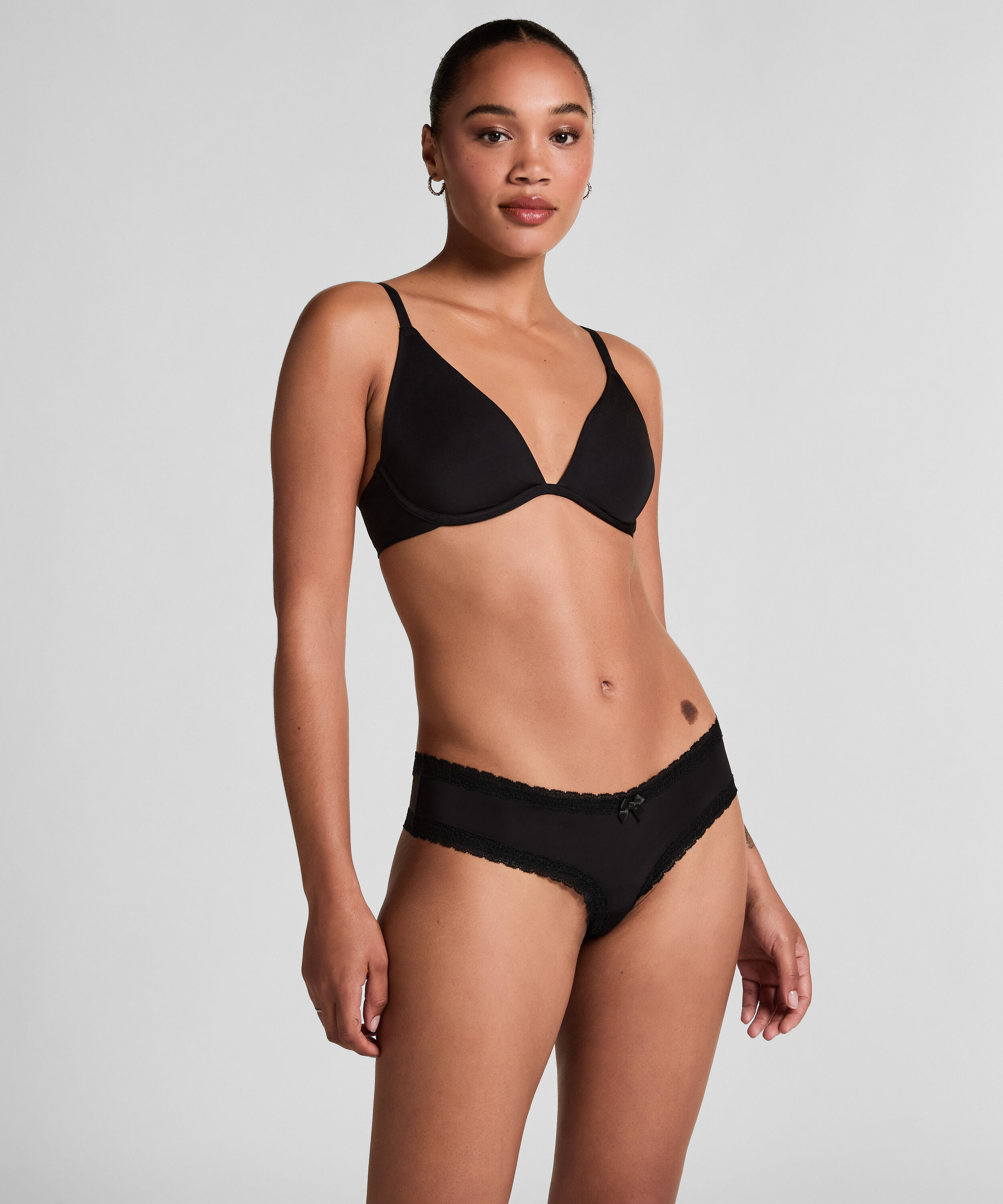 Brazilian v-shape London, Zwart