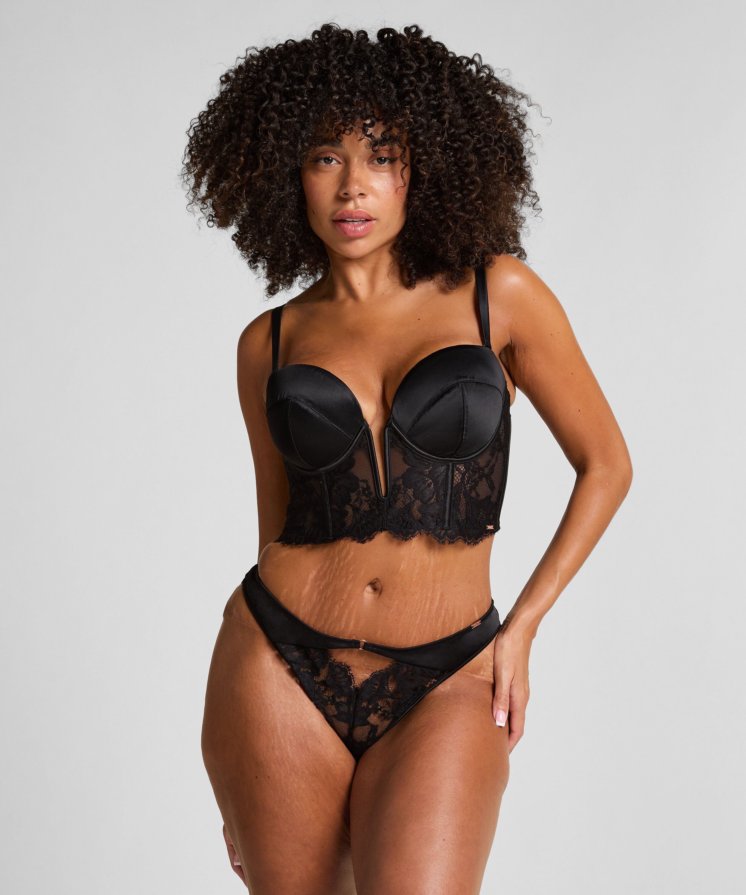 Hoog uitgesneden brazilian Grace, Zwart