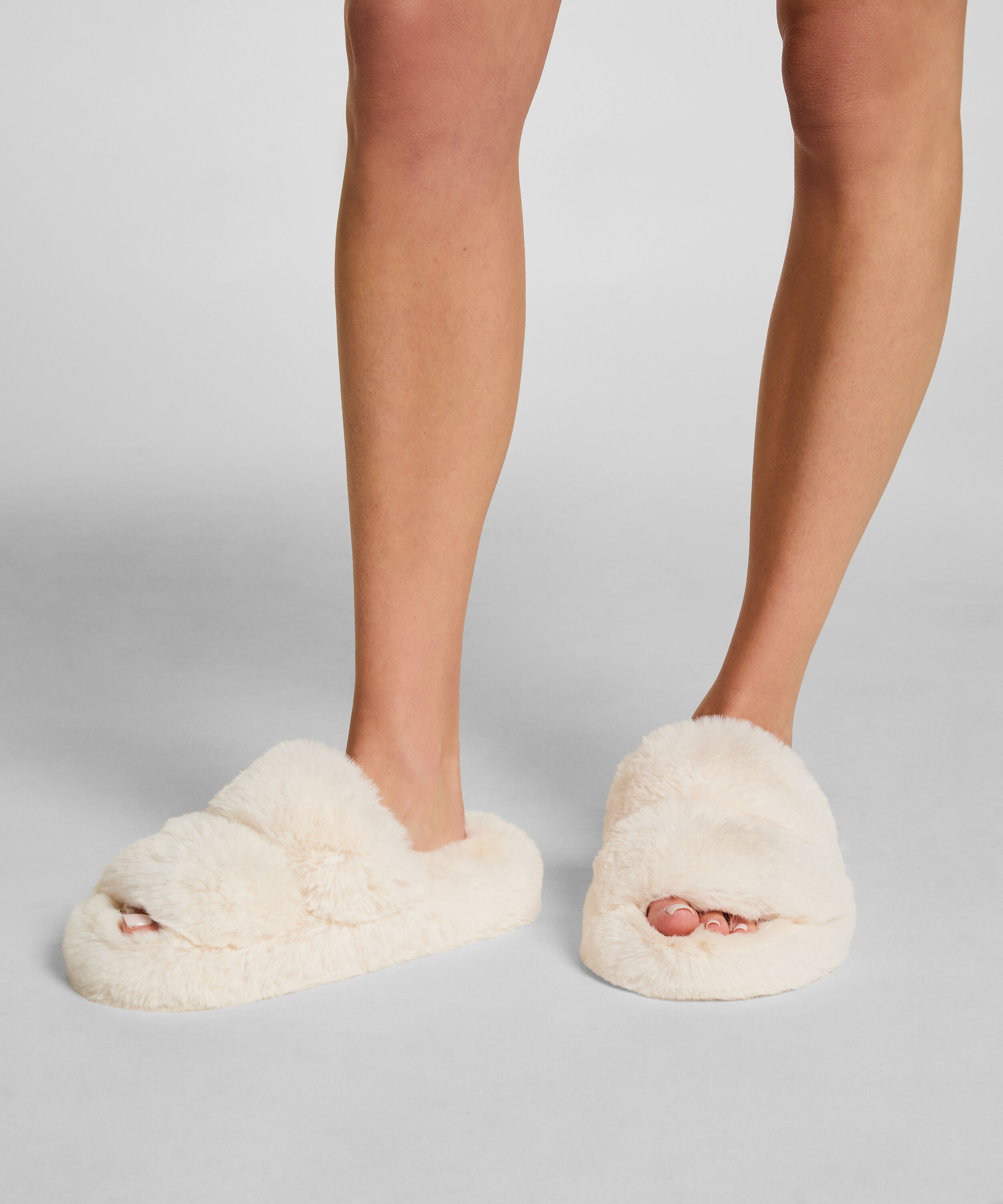 Slipper Hannah, Wit