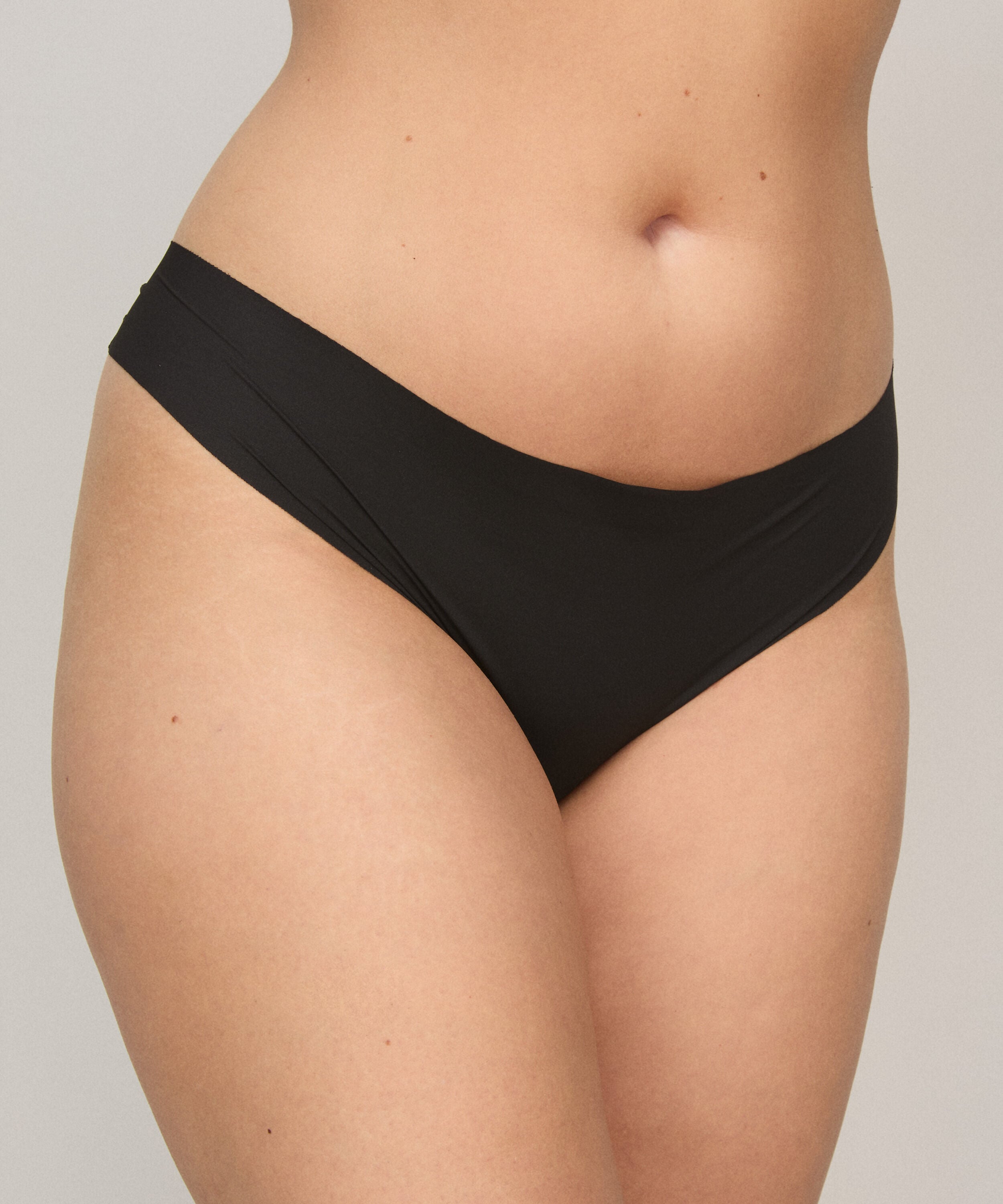 String Invisible, Zwart