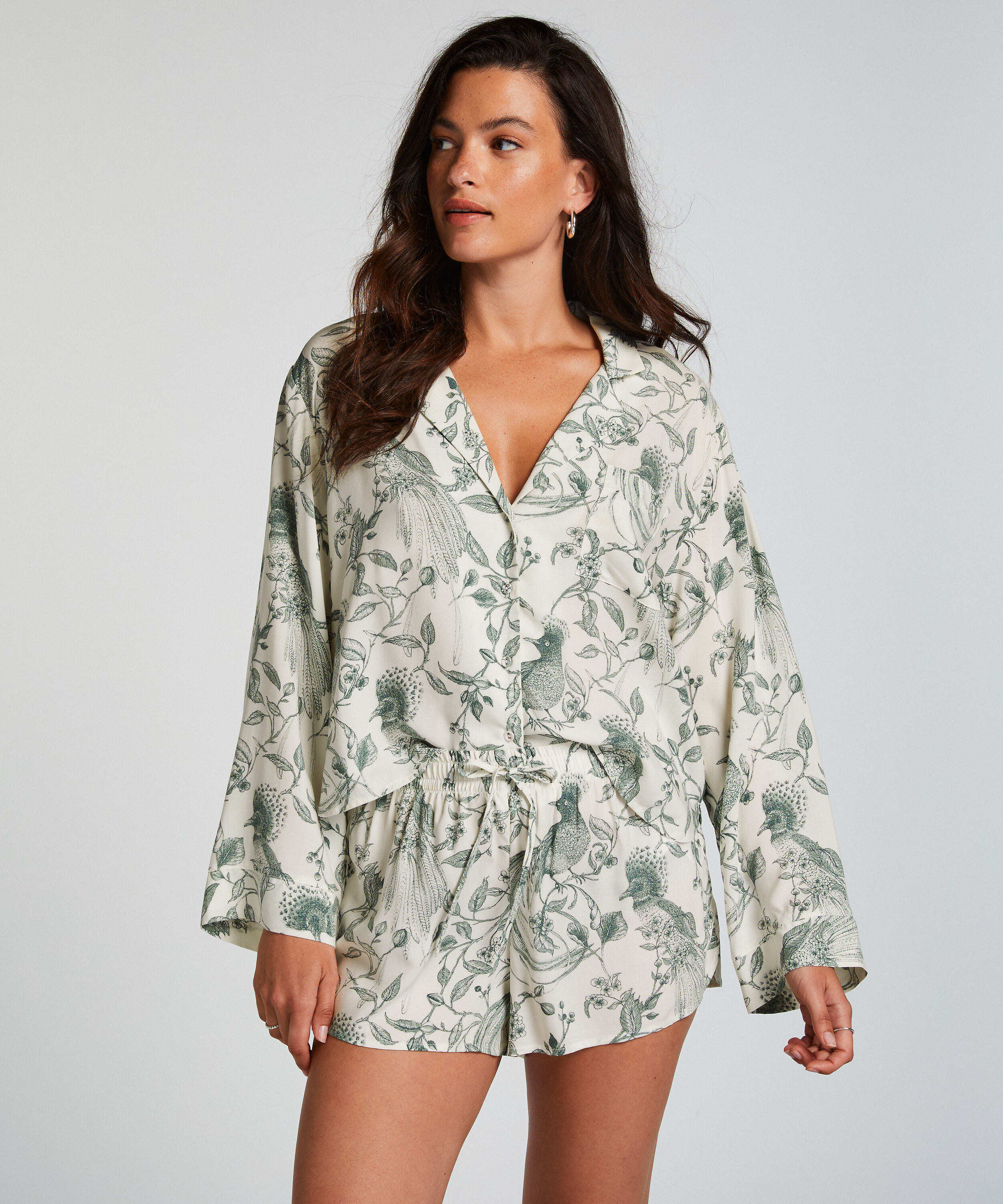 Pyjama shorts, Wit