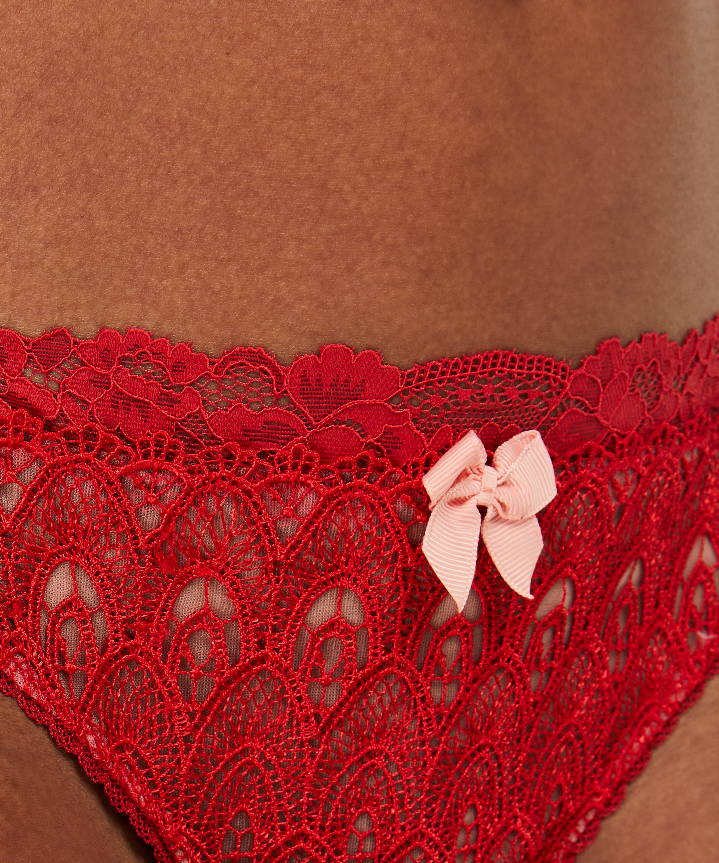 String Latrice, Rood, main