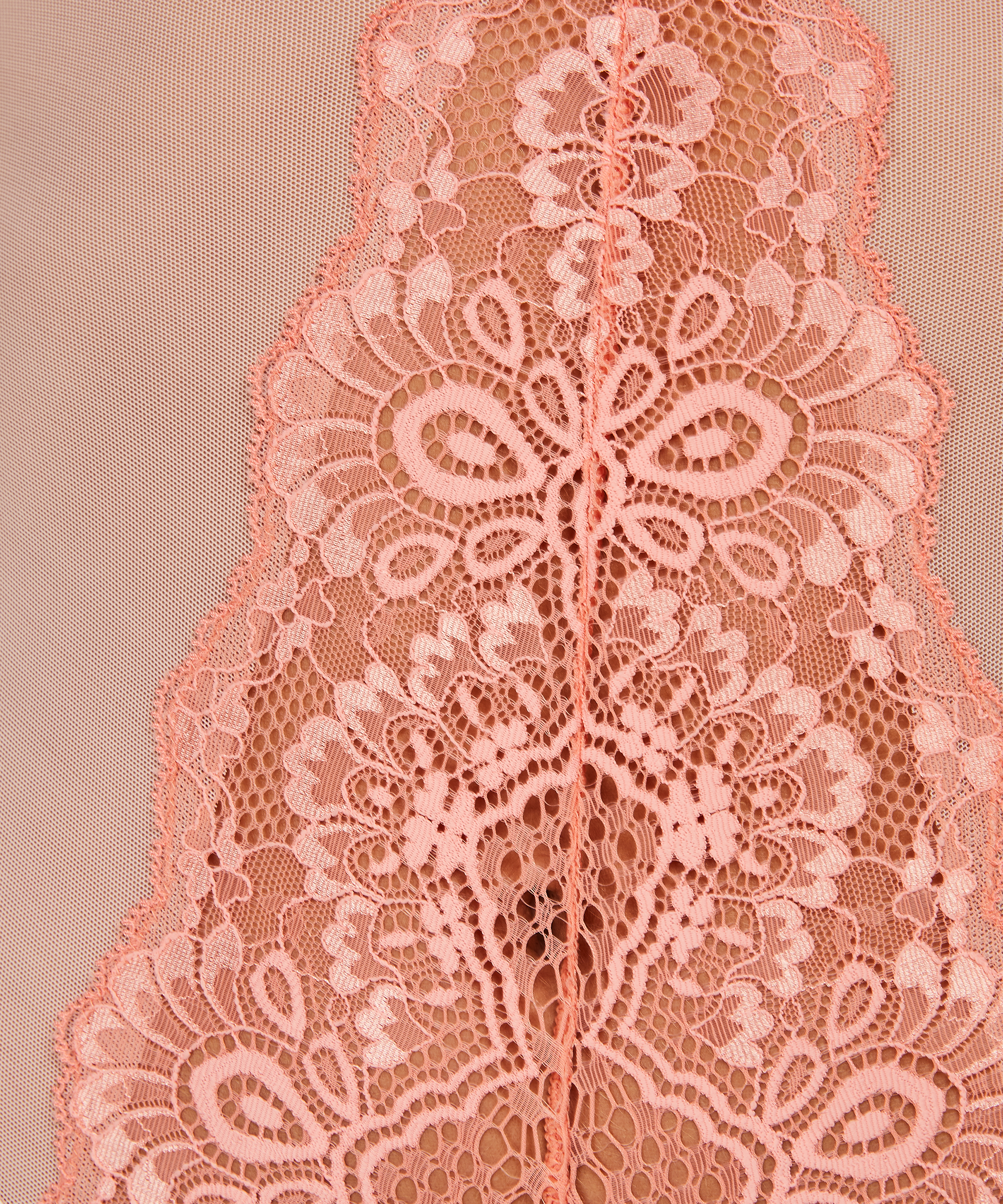 Body Iya, Roze, main