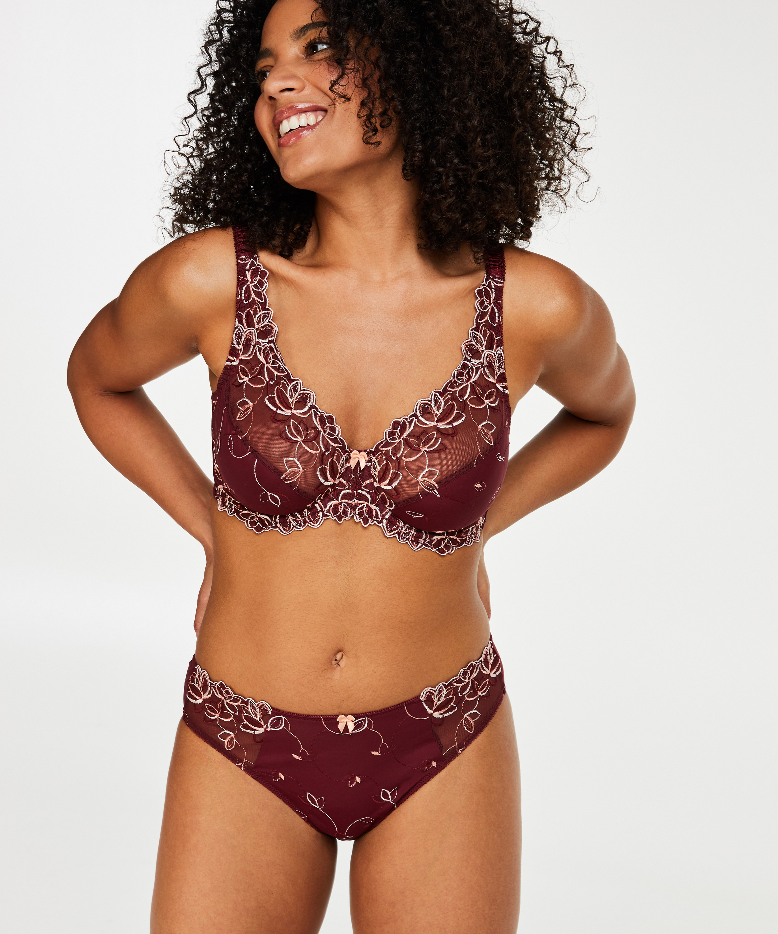 Slip Diva, Rood, main